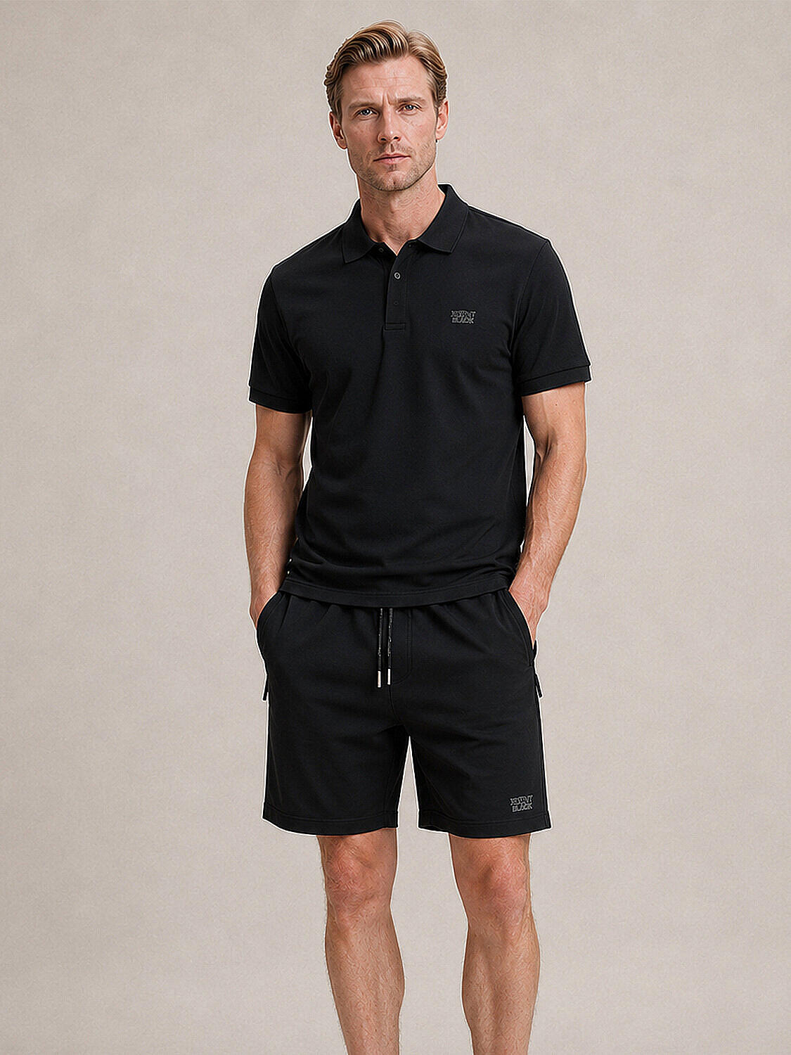 Siyah Formunu Koruyan Slim Fit Şort (3)