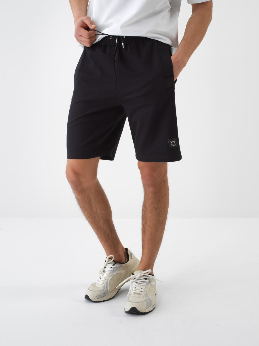 Siyah Pamuk Dokulu Regular Fit Şort - 1