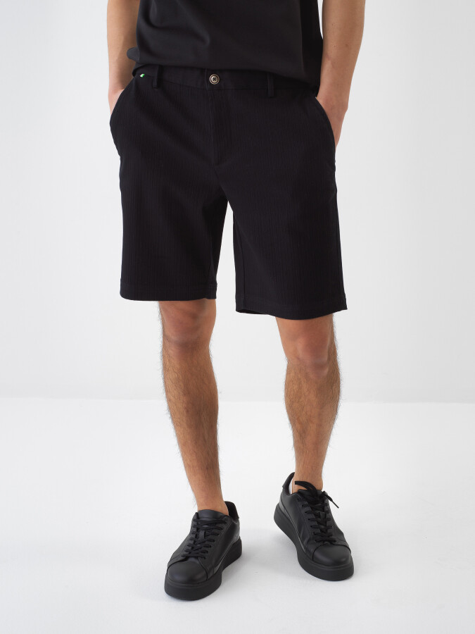 Siyah Pamuk Dokulu Slim Fit Şort