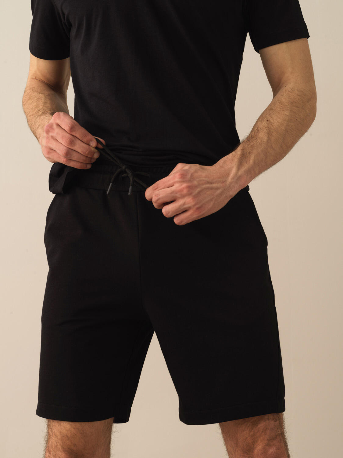 Siyah Pamuk Dokulu Slim Fit Şort