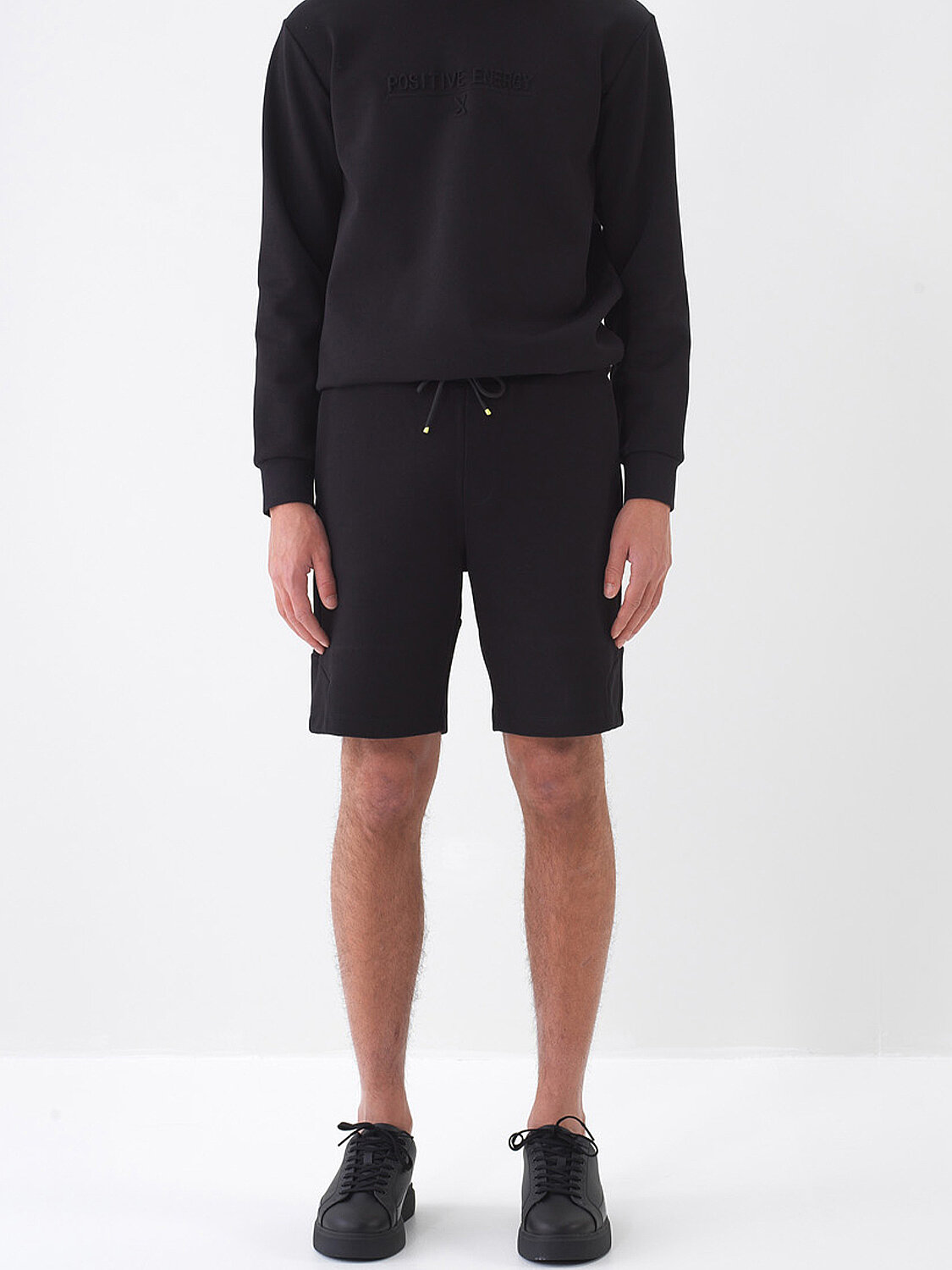 Siyah Pamuk Dokulu Slim Fit Şort