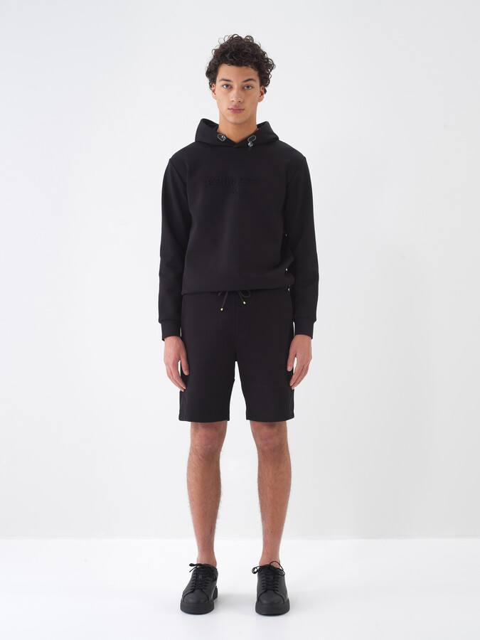 Siyah Pamuk Dokulu Slim Fit Şort (1)
