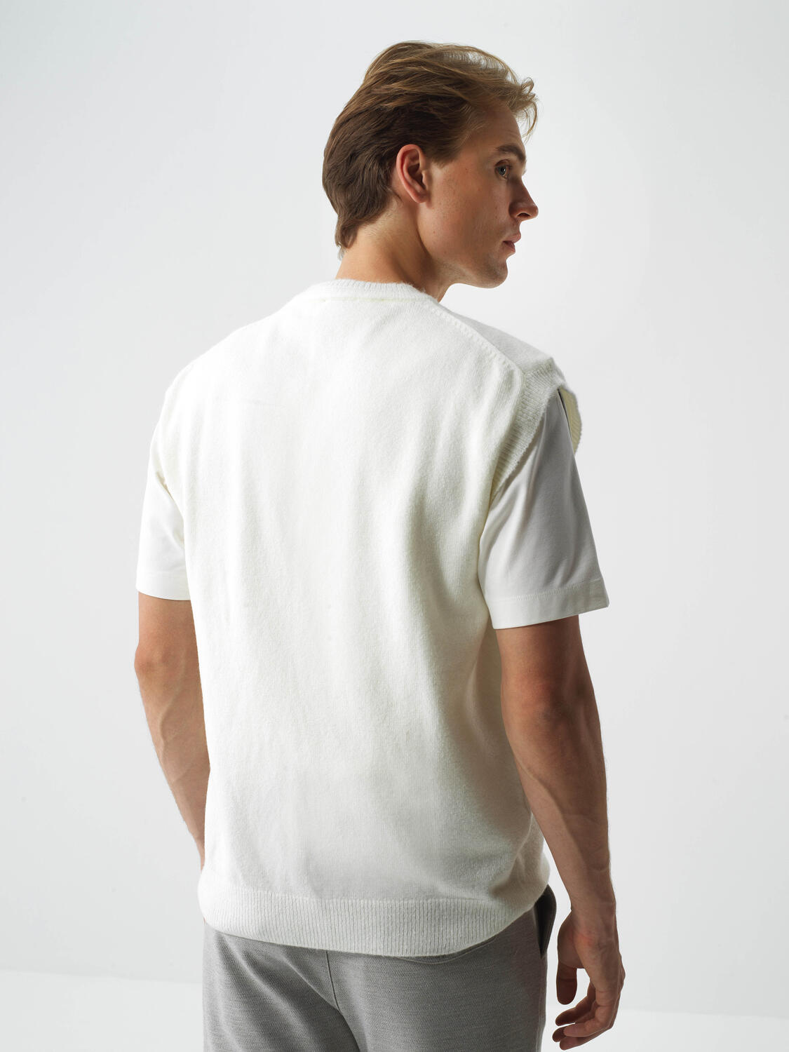 Ekru Yumuşak Dokulu Regular Fit Süveter - 4