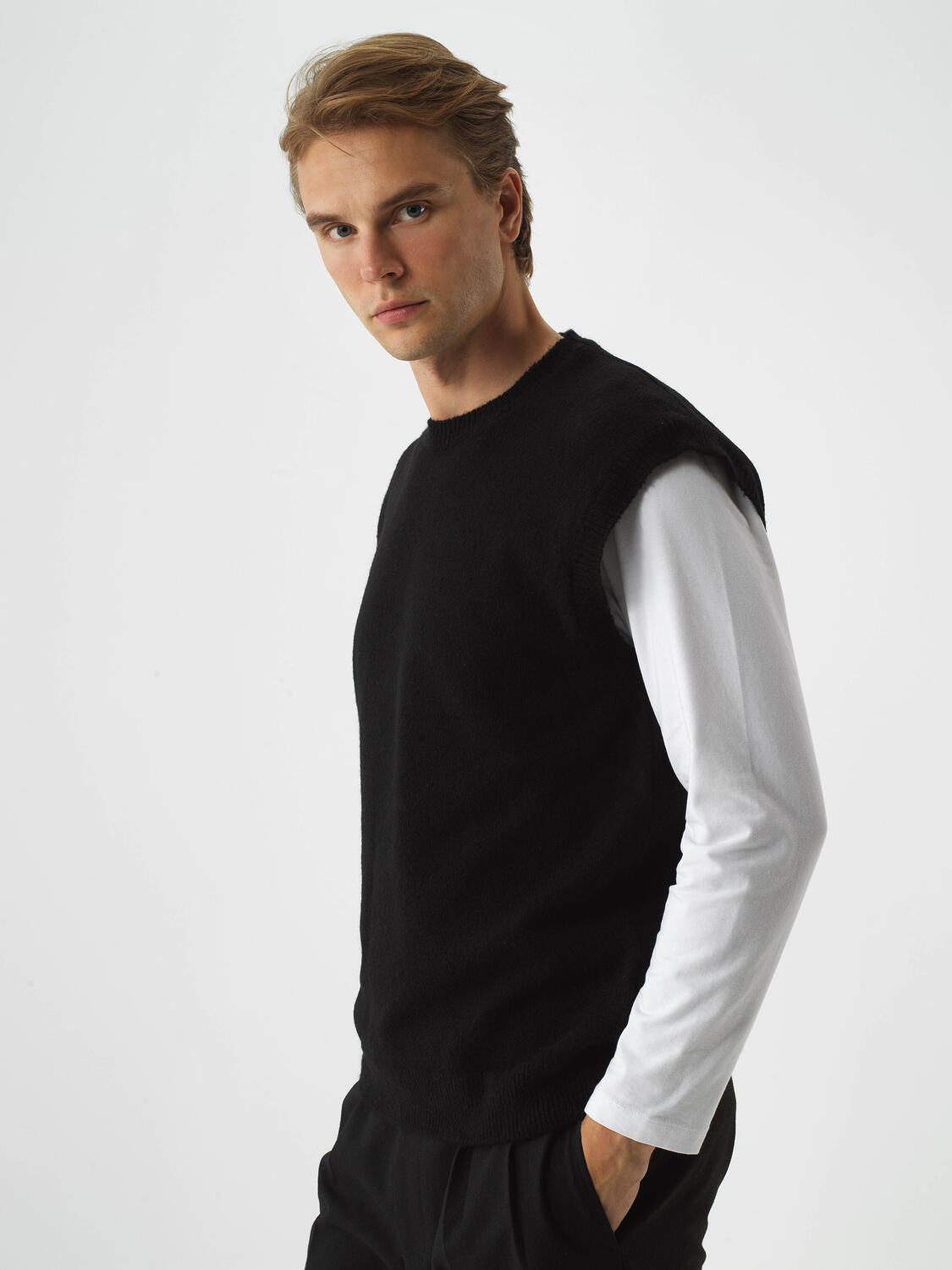 Siyah Yumuşak Dokulu Regular Fit Süveter - 2