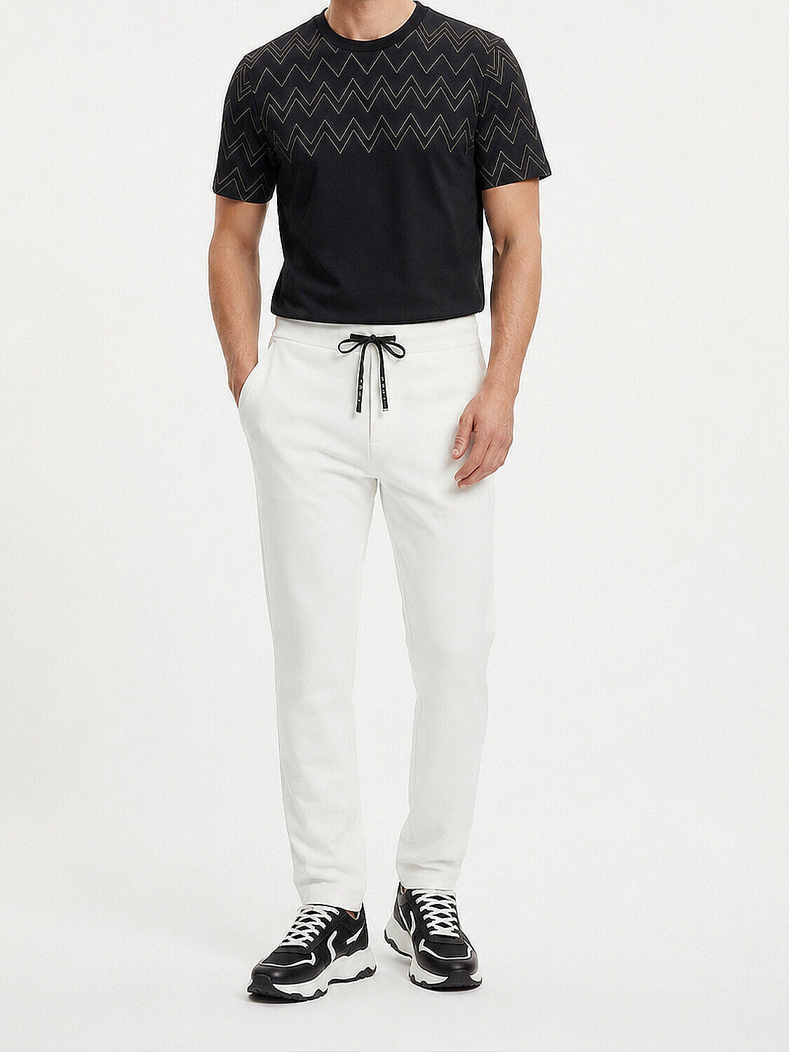 Beyaz Pamuk Dokulu Regular Fit Sweat Pantolon (1)