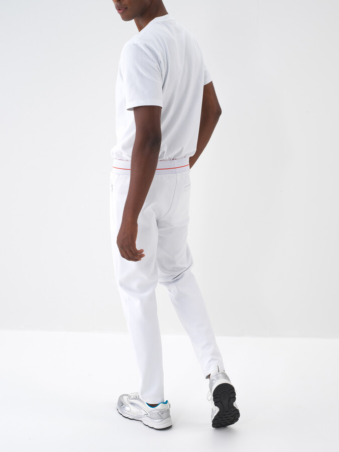 Beyaz Pamuk Dokulu Regular Fit Sweat Pantolon (6)