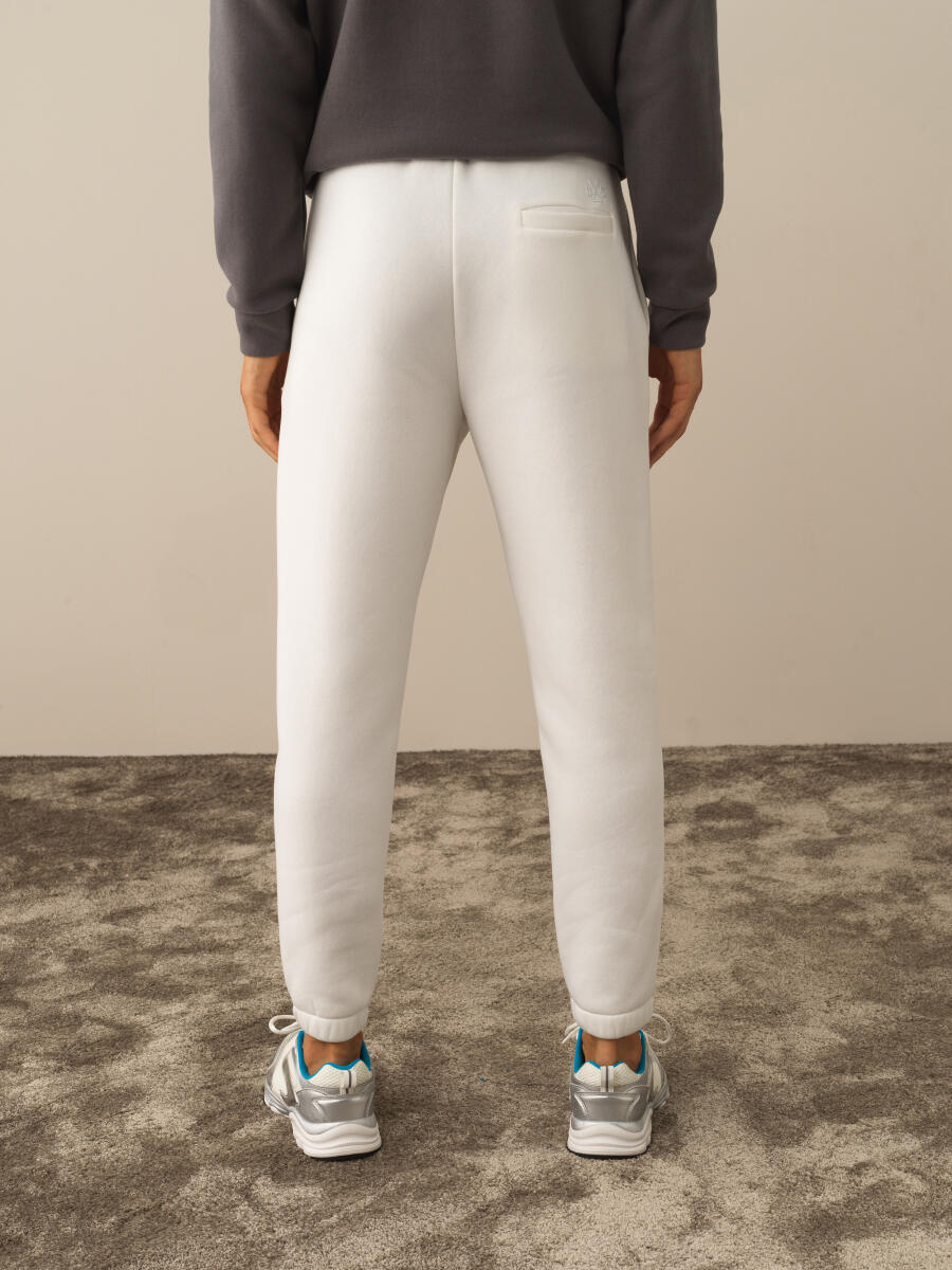Kırık Beyaz Pamuk Dokulu Regular Fit Sweat Pantolon - 3