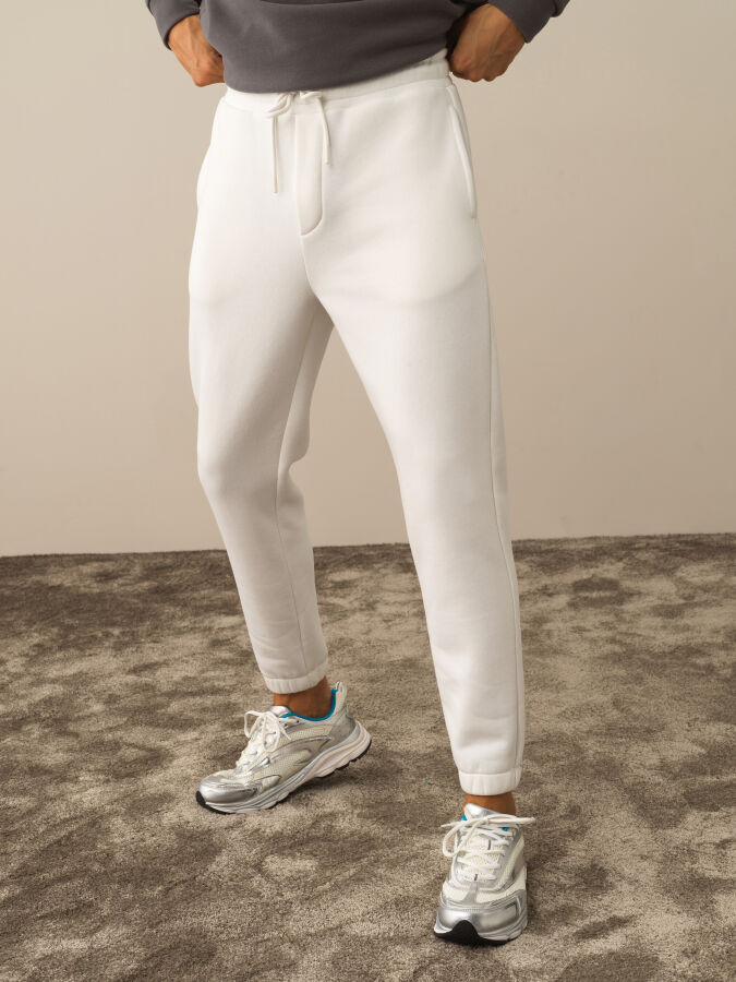 Kırık Beyaz Pamuk Dokulu Regular Fit Sweat Pantolon - Xint