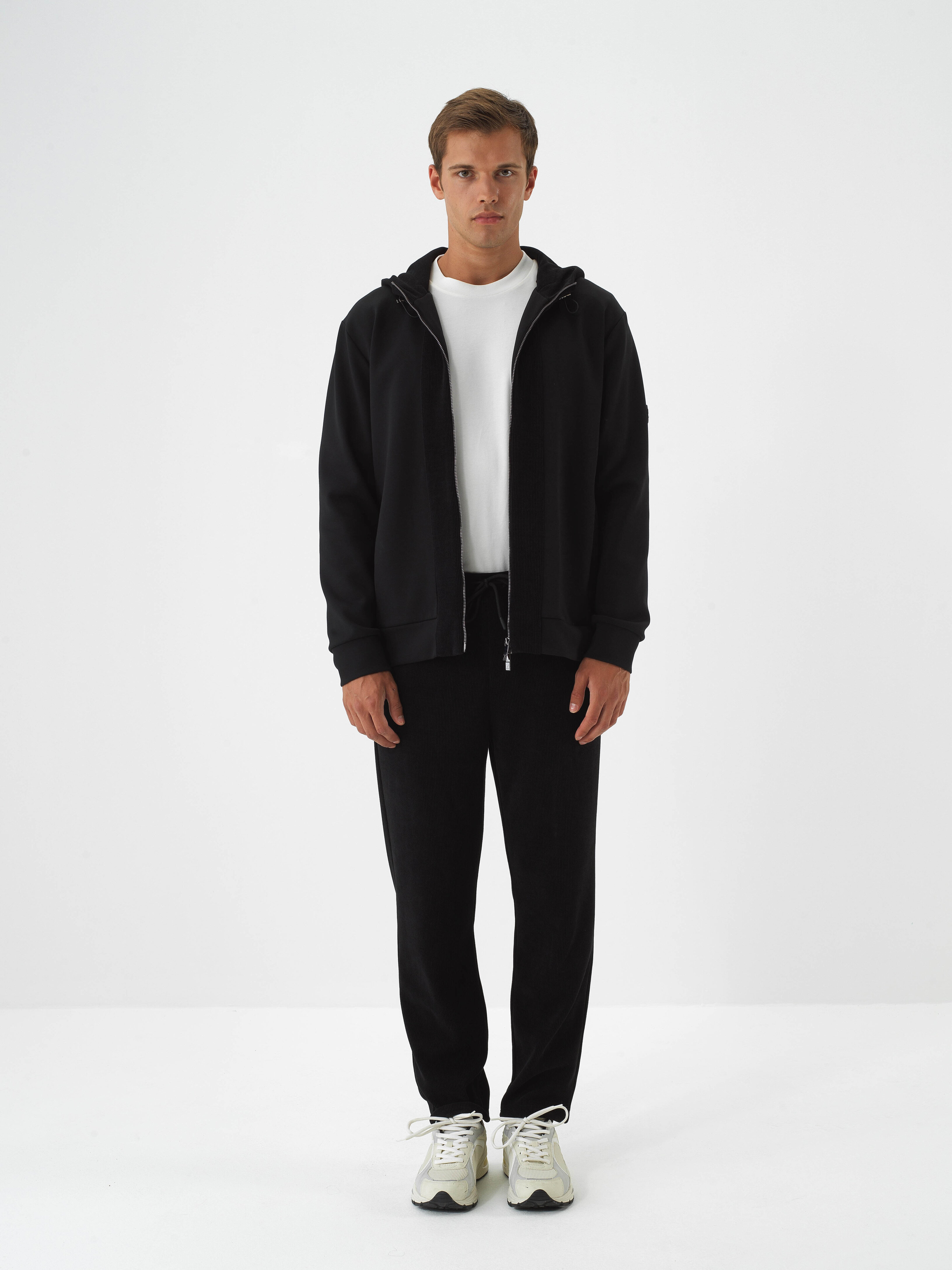 Siyah Lüks Dokulu Soft Kadife Slim Fit Sweat Pantolon - Xint