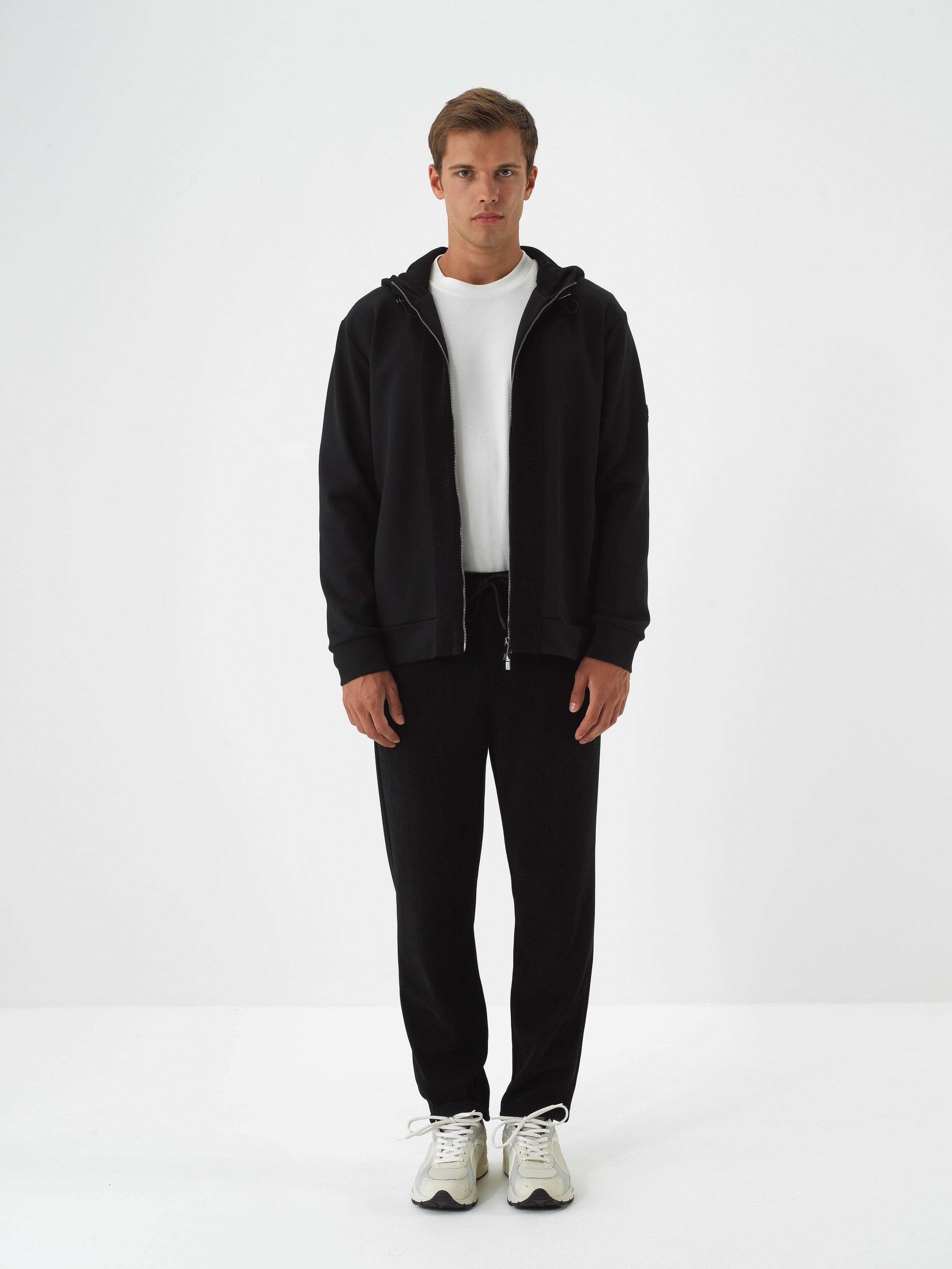 Siyah Lüks Dokulu Soft Kadife Slim Fit Sweat Pantolon - 2