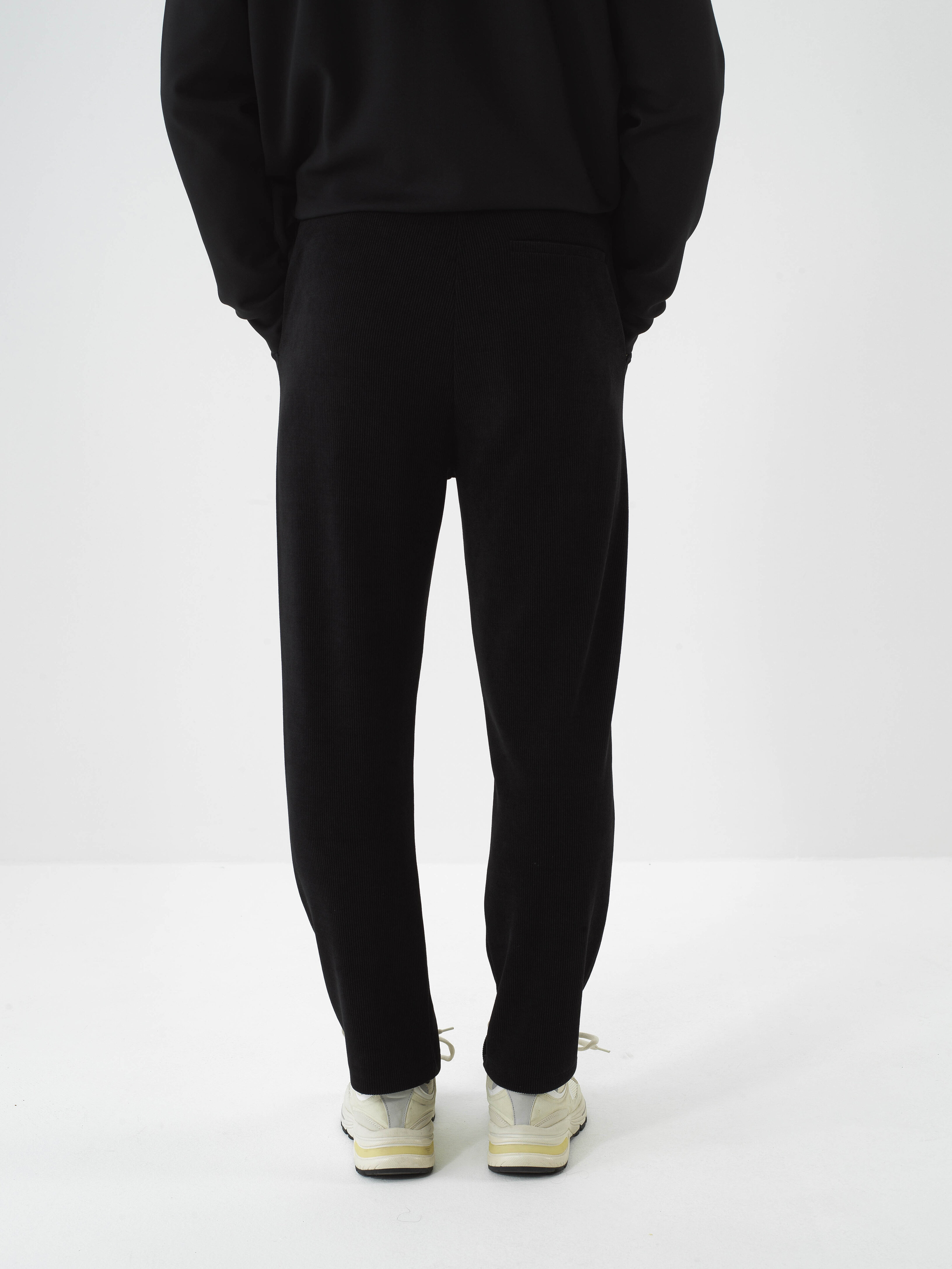 Siyah Lüks Dokulu Soft Kadife Slim Fit Sweat Pantolon - Xint