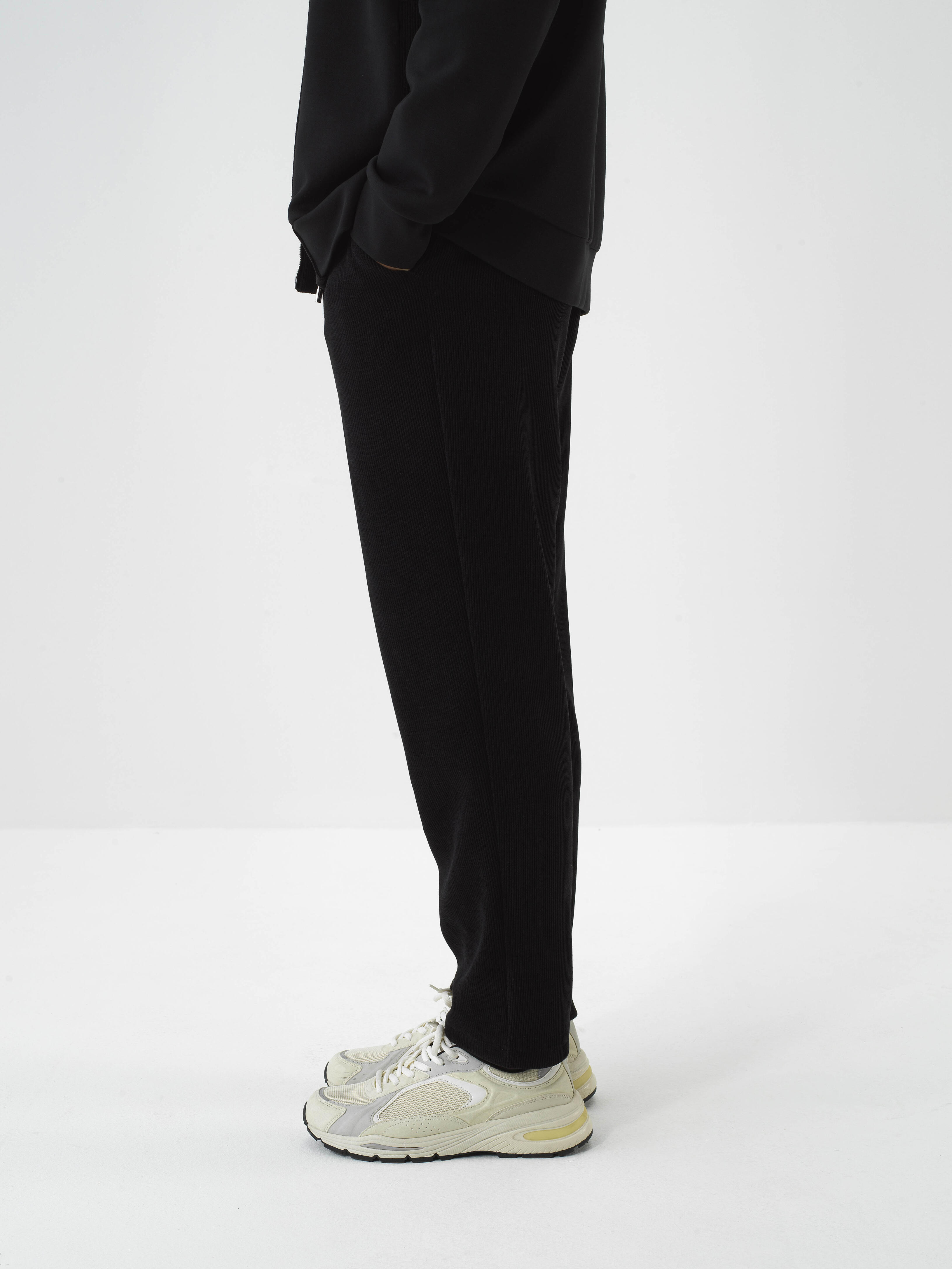 Siyah Lüks Dokulu Soft Kadife Slim Fit Sweat Pantolon - 4