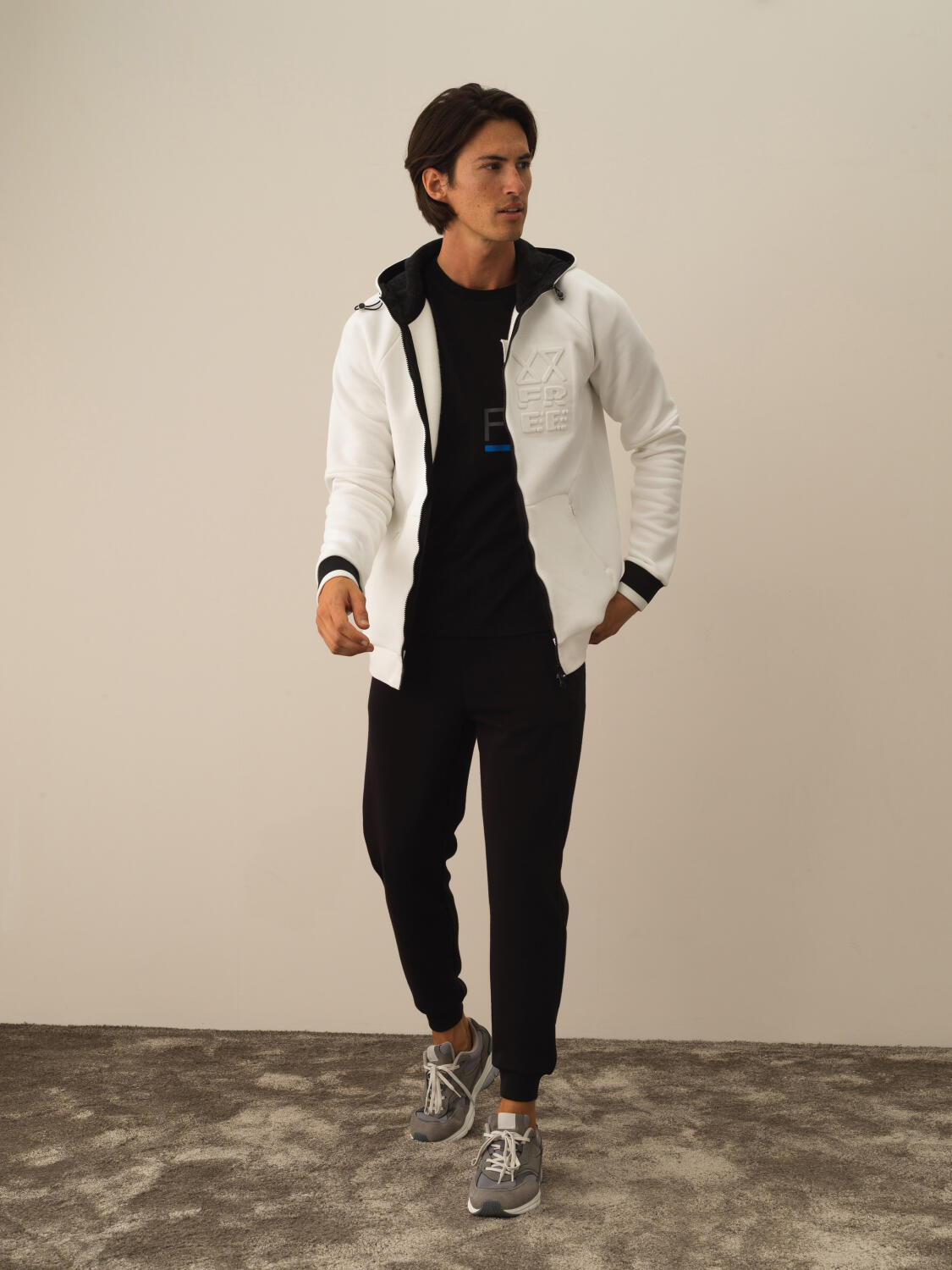 Kırık Beyaz Pamuk Dokulu Regular Fit Sweatmont