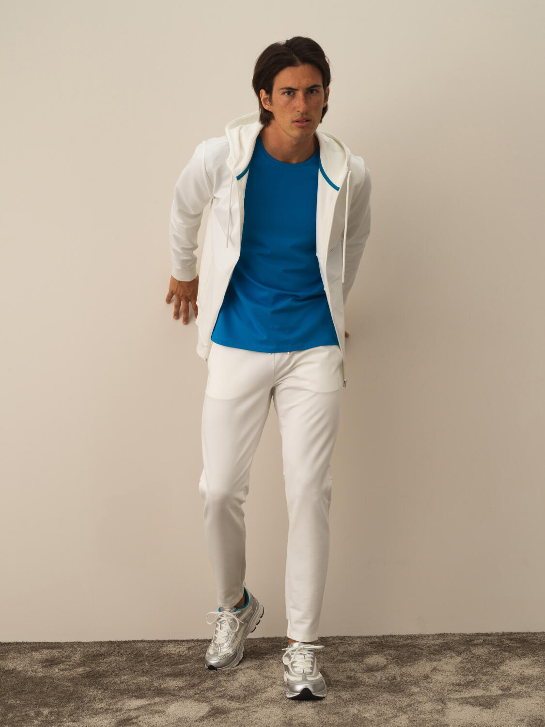 Kırık Beyaz Pamuk Dokulu Slim Fit Sweatmont