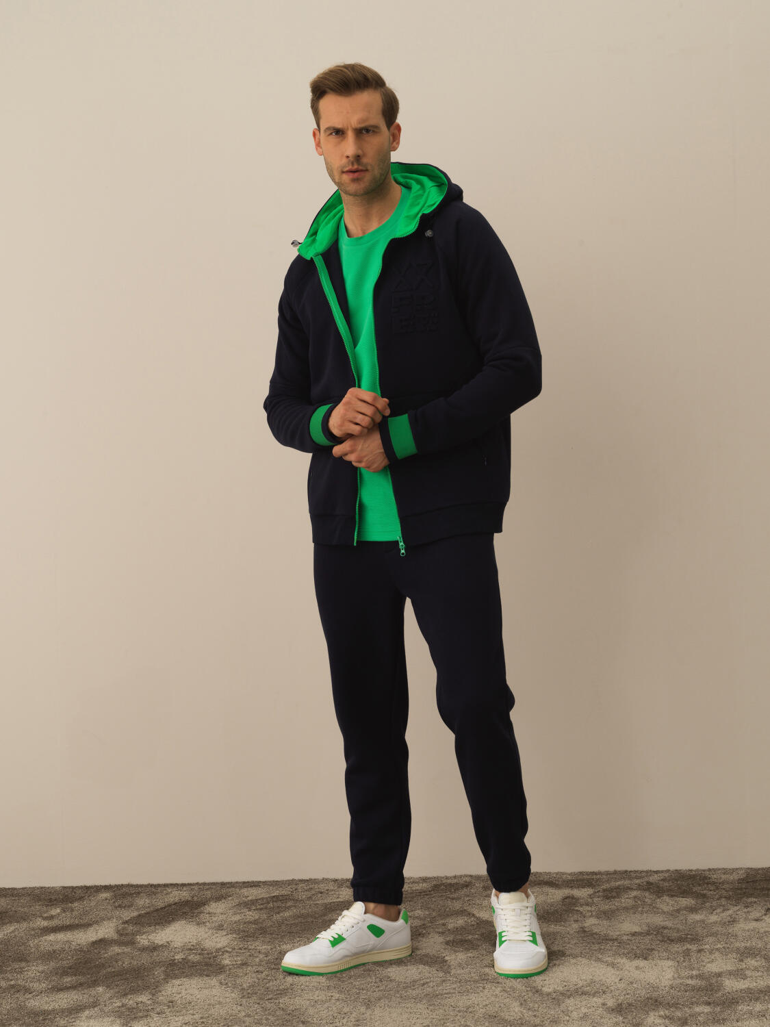 Lacivert Pamuk Dokulu Regular Fit Sweatmont