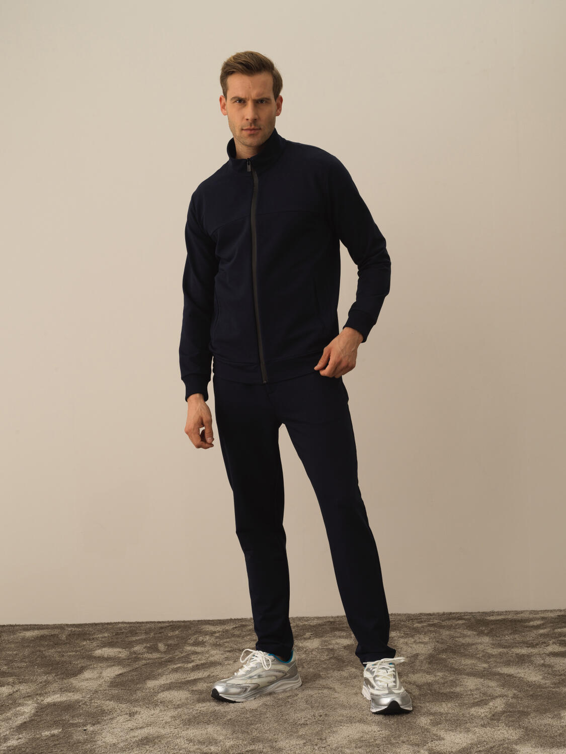 Lacivert Pamuk Dokulu Slim Fit Sweatmont