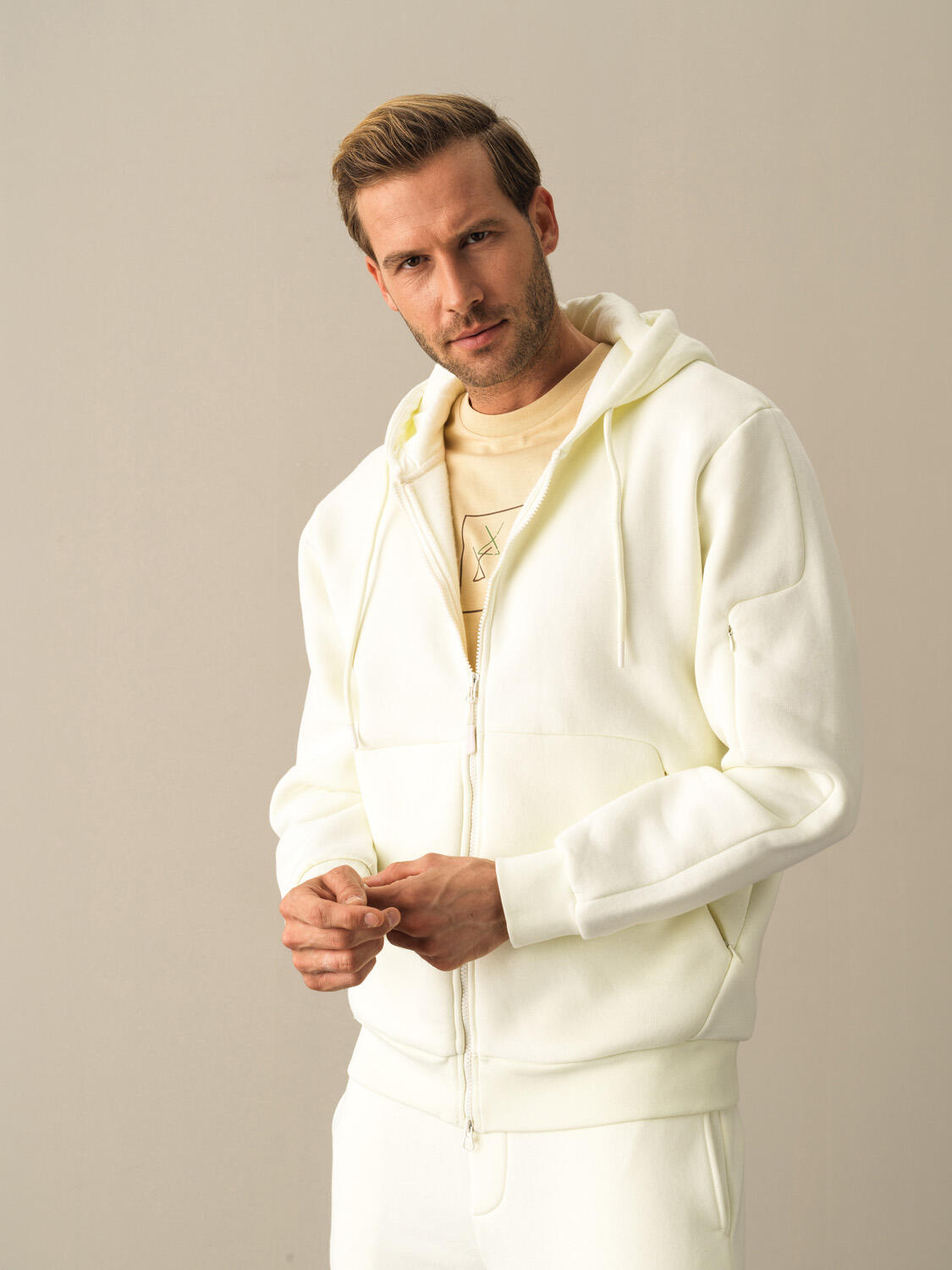 Ekru Pamuk Dokulu Regular Fit Sweatmont  