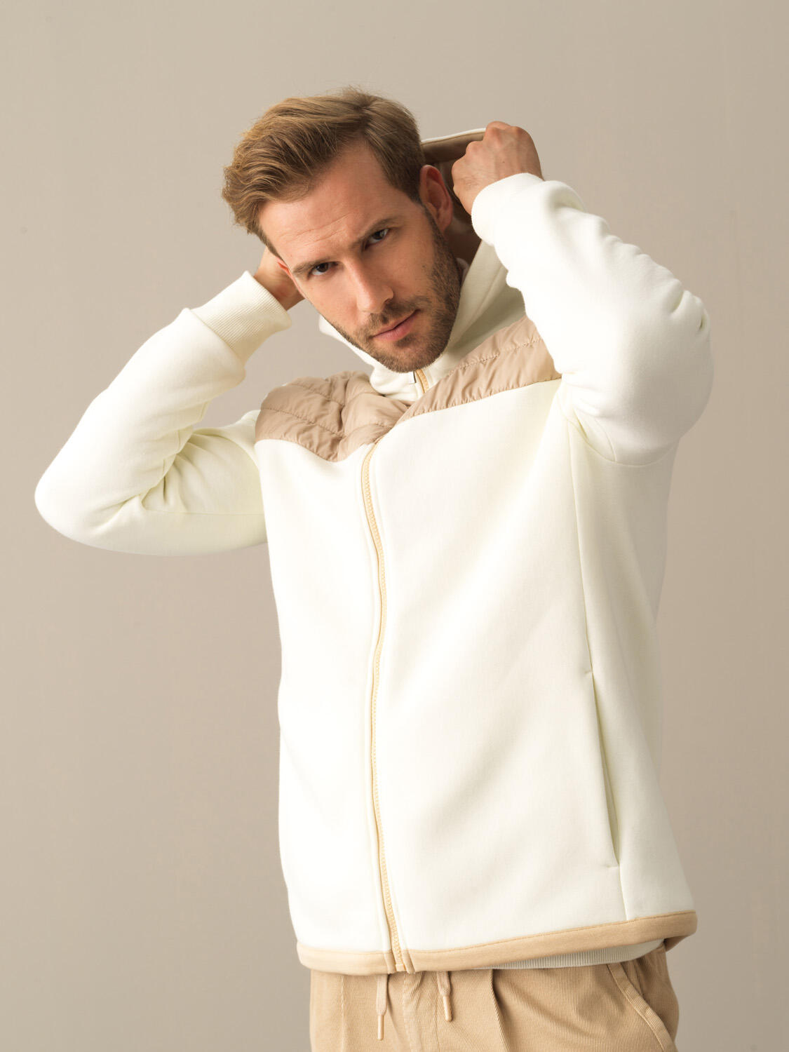 Ekru Pamuk Dokulu Regular Fit Sweatmont  