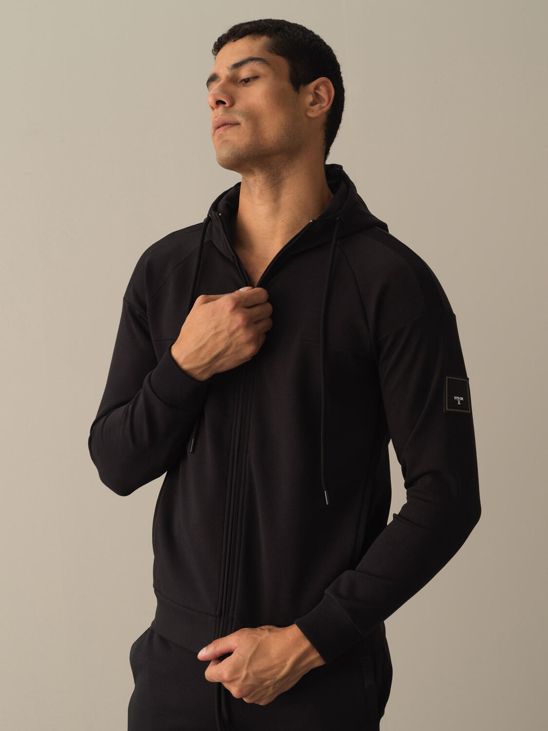 Siyah Pamuk Dokulu Slim Fit Sweatmont  