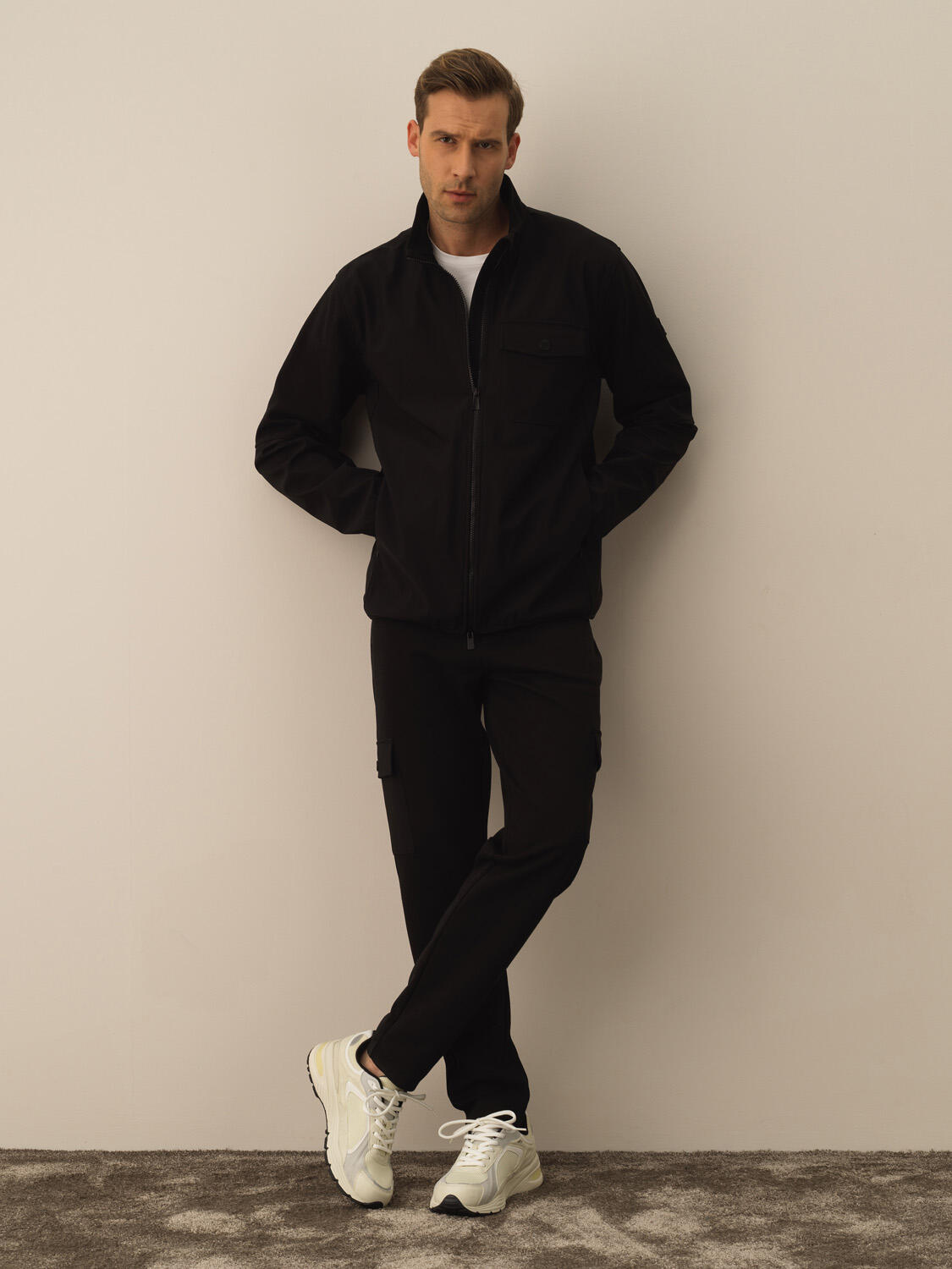 Siyah Pamuk Dokulu Regular Fit Sweatmont