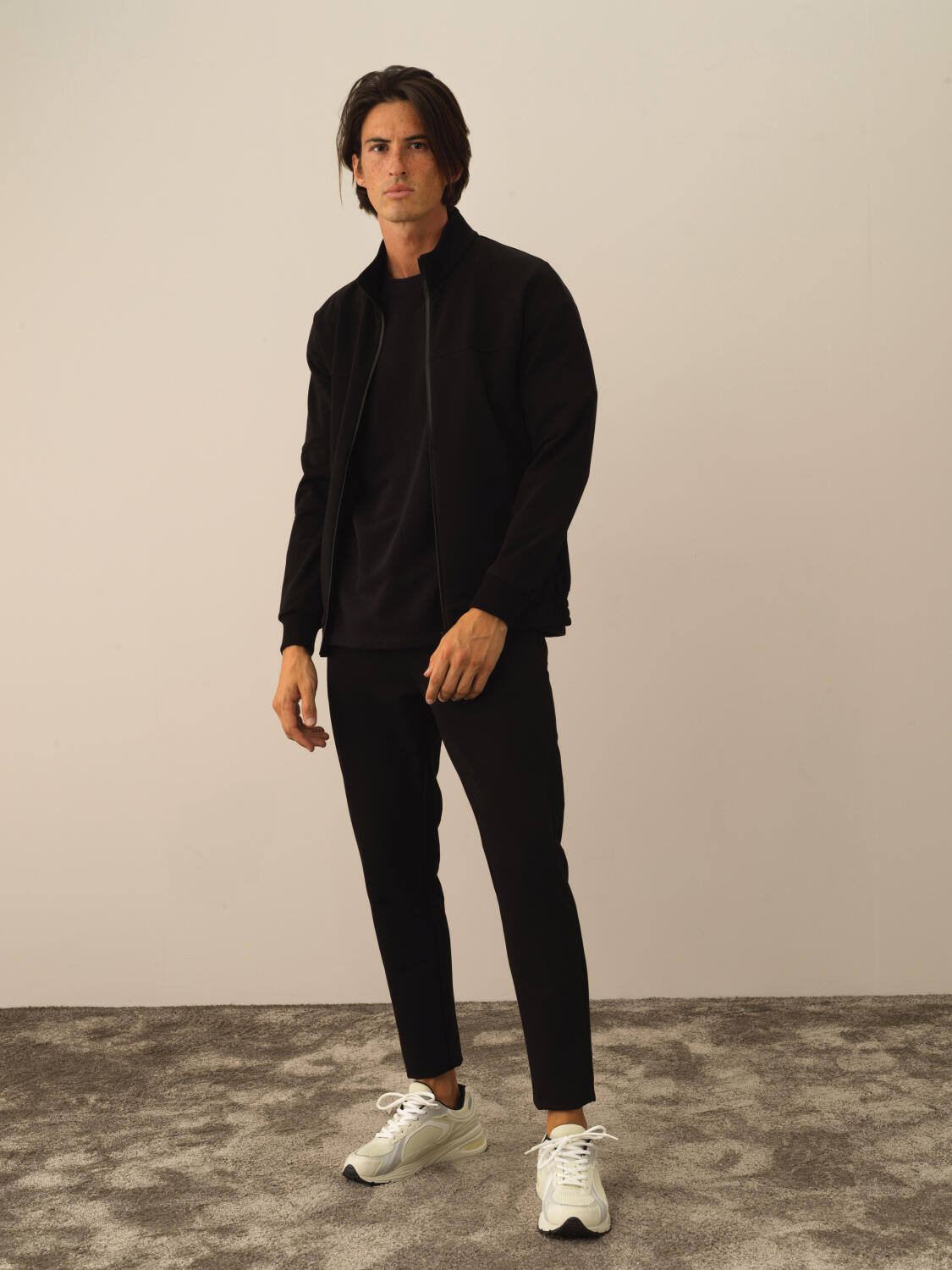 Siyah Pamuk Dokulu Slim Fit Sweatmont