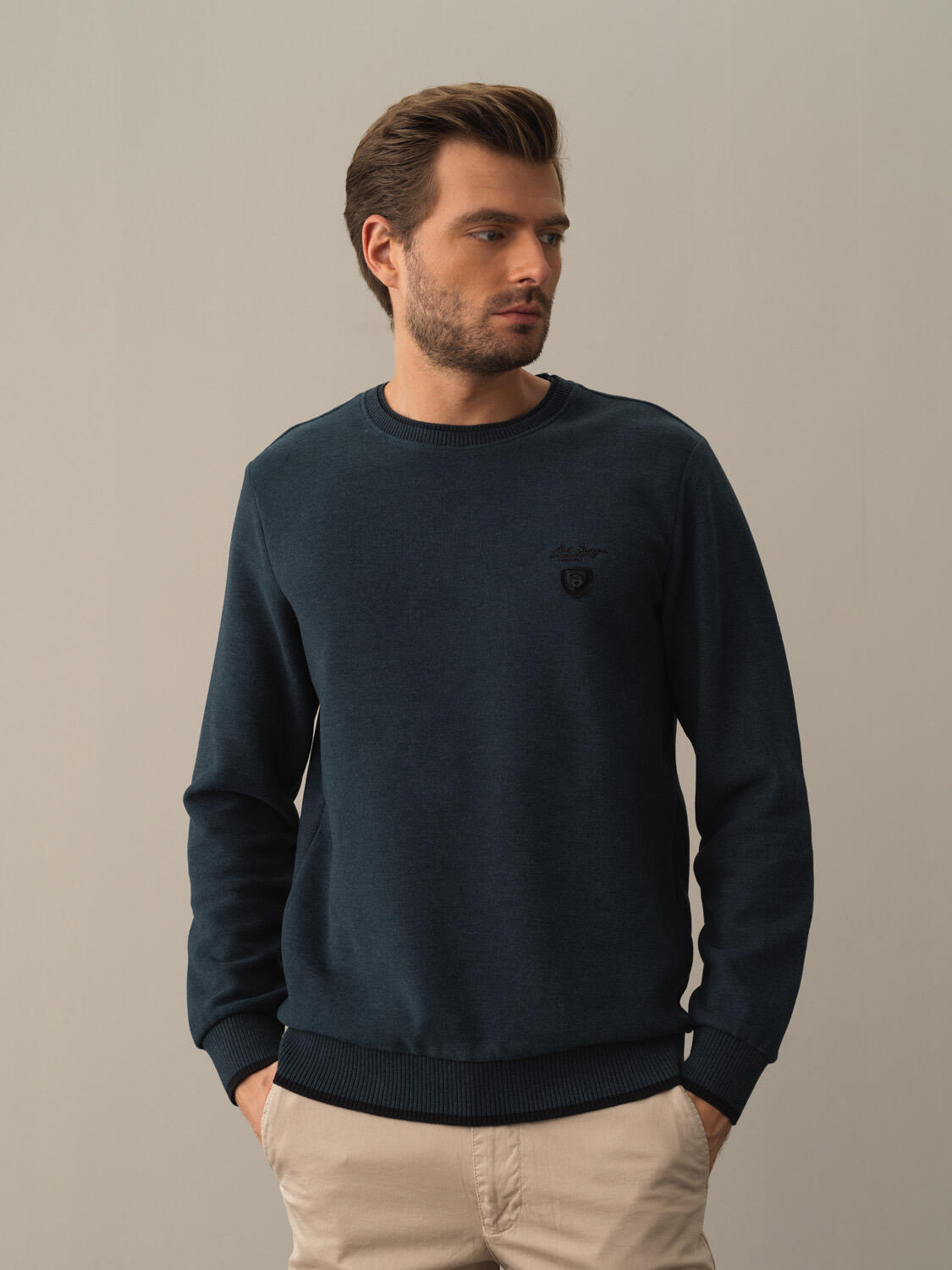 27643  SWEATSHIRT