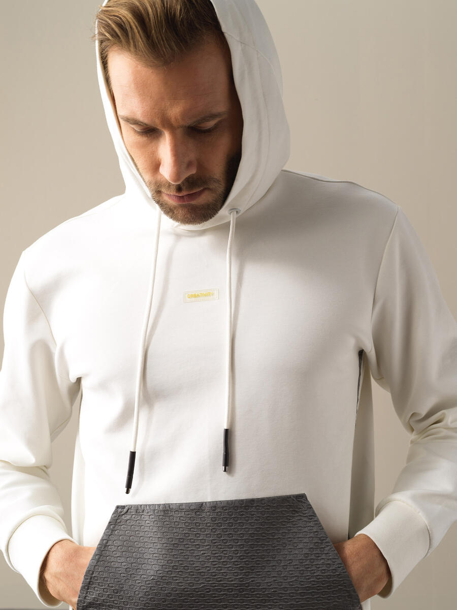 Beyaz Pamuk Dokulu Regular Fit Sweatshirt 