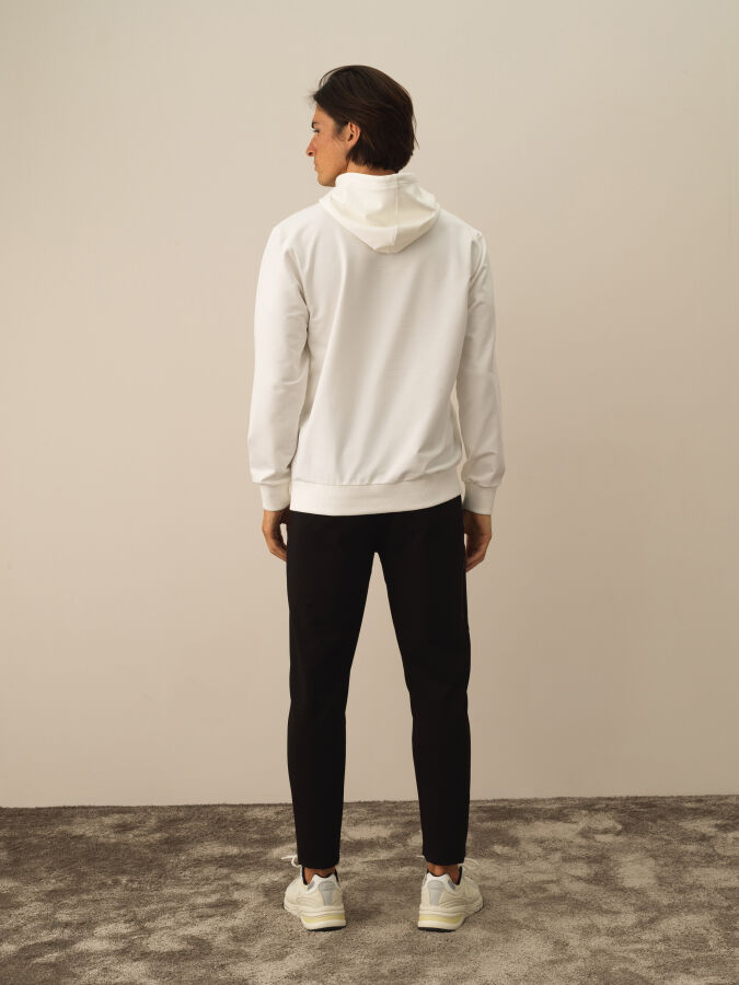 Kırık Beyaz Pamuk Dokulu Regular Fit Sweatshirt - Xint