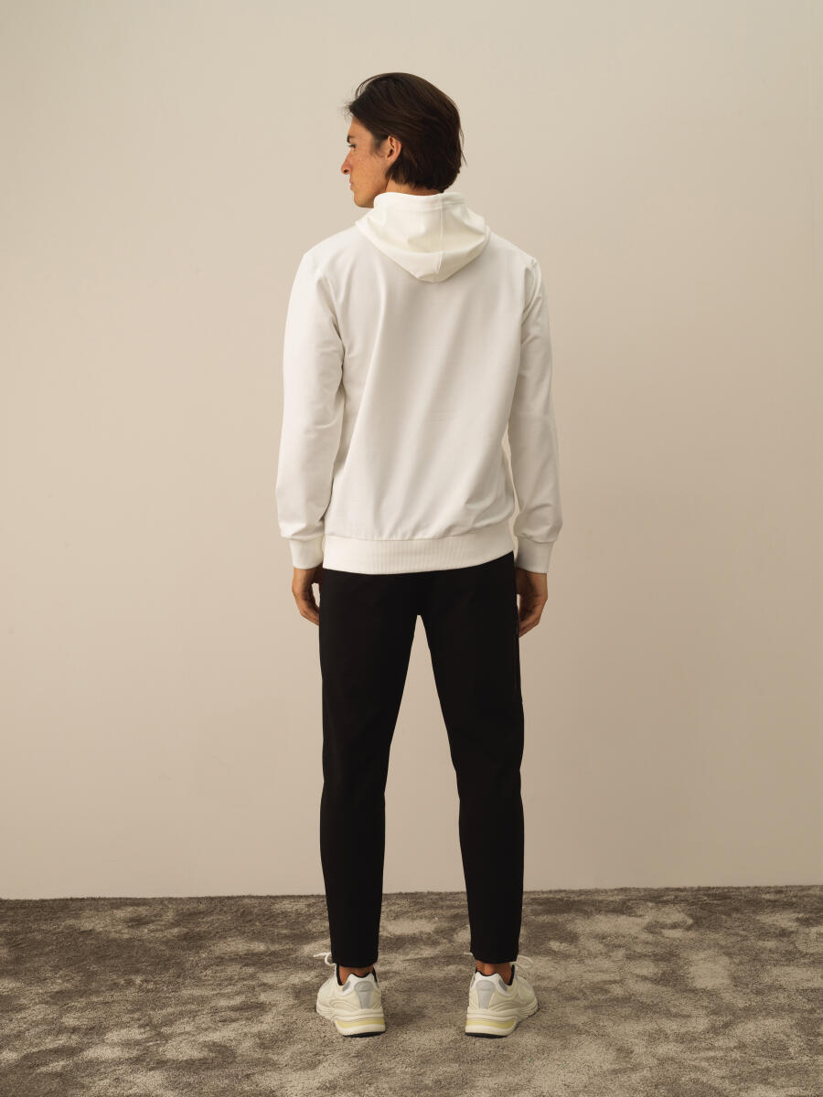 Kırık Beyaz Pamuk Dokulu Regular Fit Sweatshirt - 4