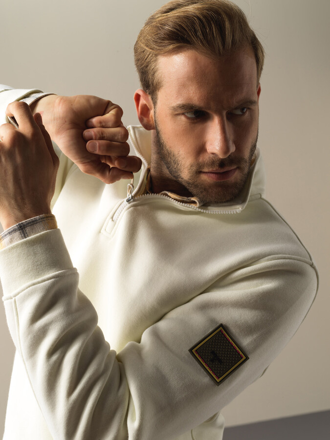 Ekru Pamuk Dokulu Dik Yaka Sweatshirt - Xint