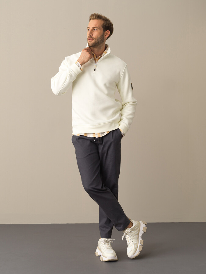 Ekru Pamuk Dokulu Dik Yaka Sweatshirt - Xint