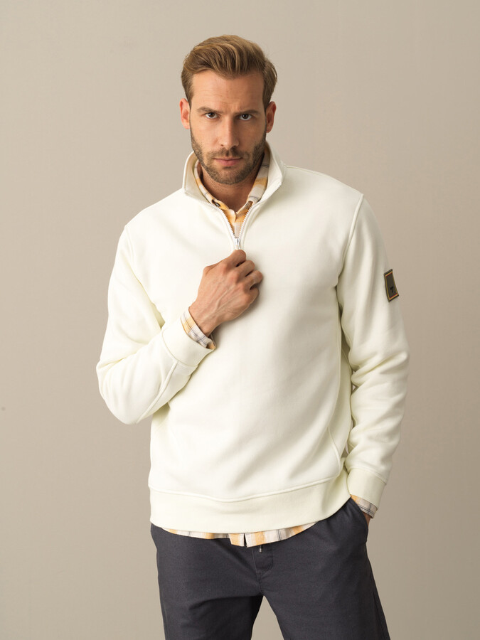 Ekru Pamuk Dokulu Dik Yaka Sweatshirt - Xint