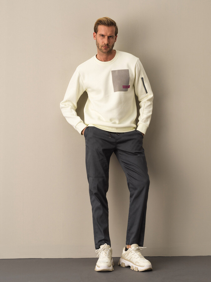 Ekru Pamuk Dokulu Regular Fit Baskılı Sweatshirt - Xint