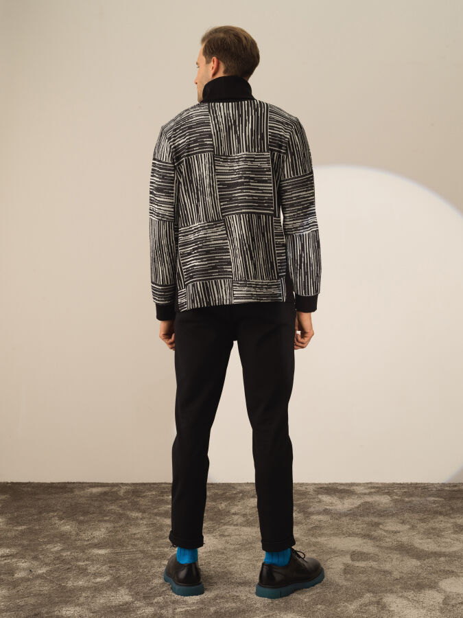 Siyah Formunu Koruyan Regular Fit Sweatshirt - Xint