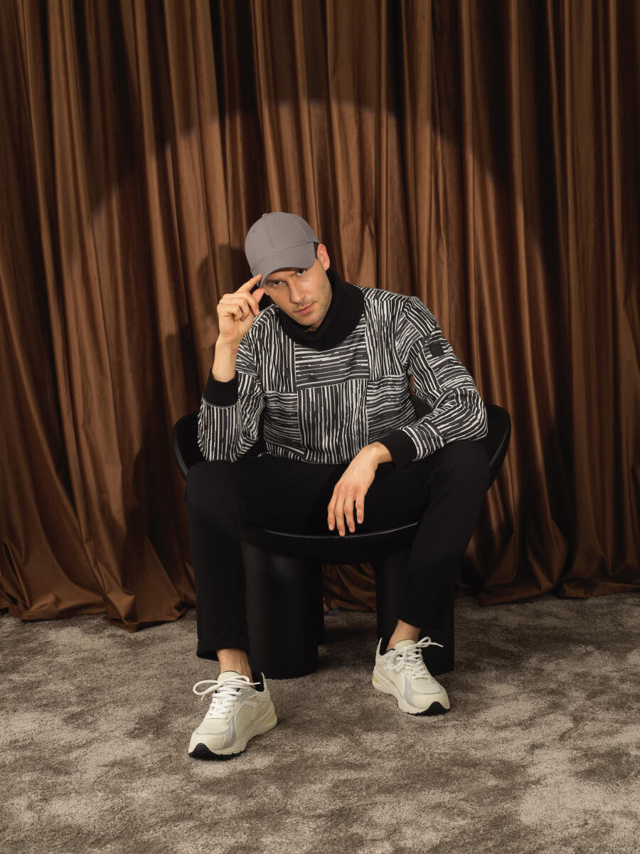 Siyah Regular Fit Balıkçı Yaka Sweatshirt - 3