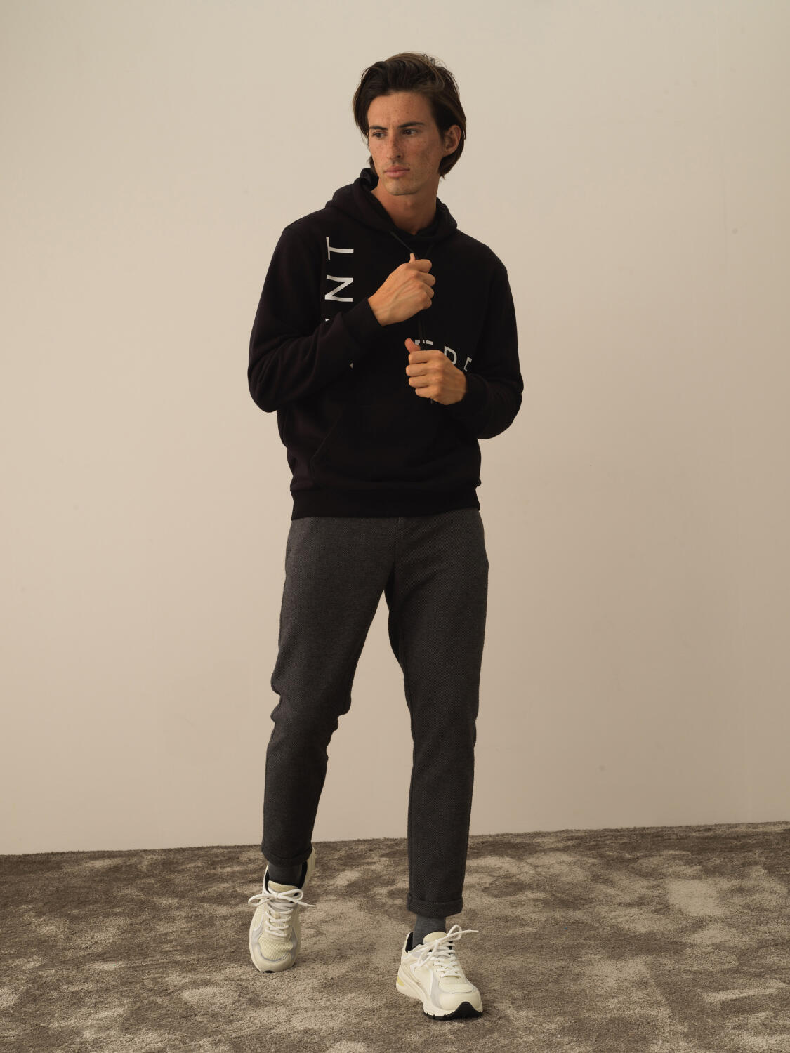 Siyah Pamuk Dokulu Regular Fit Sweatshirt