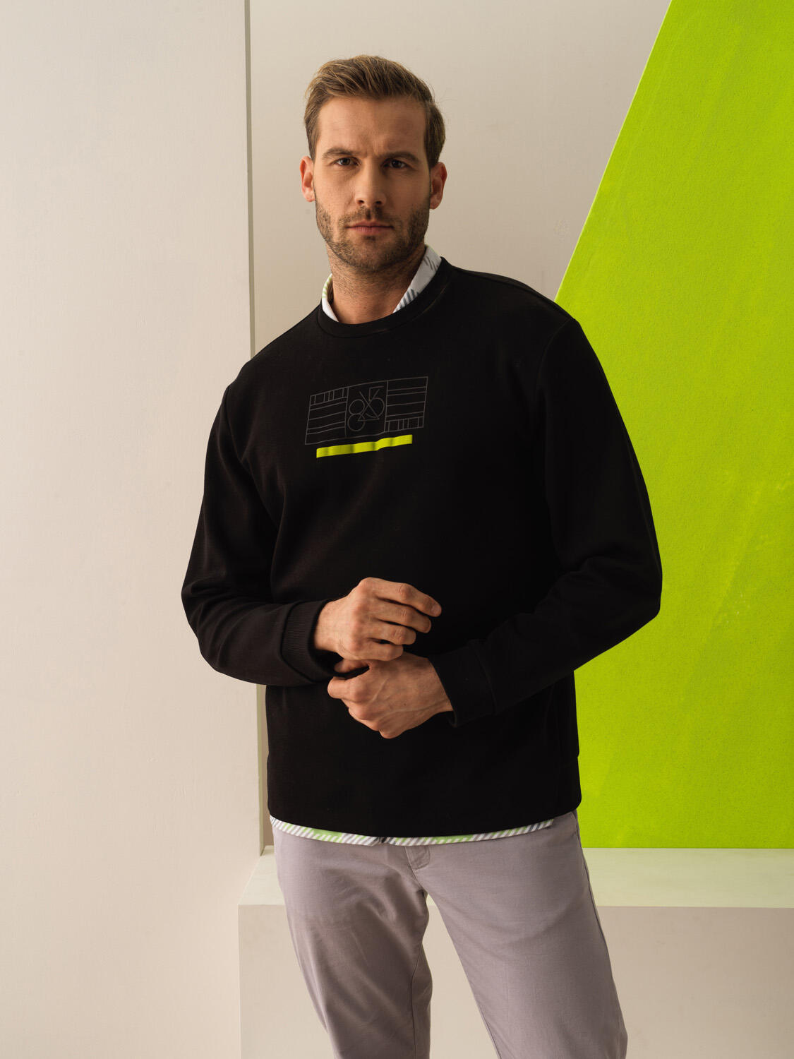 Siyah Pamuk Dokulu Regular Fit Sweatshirt