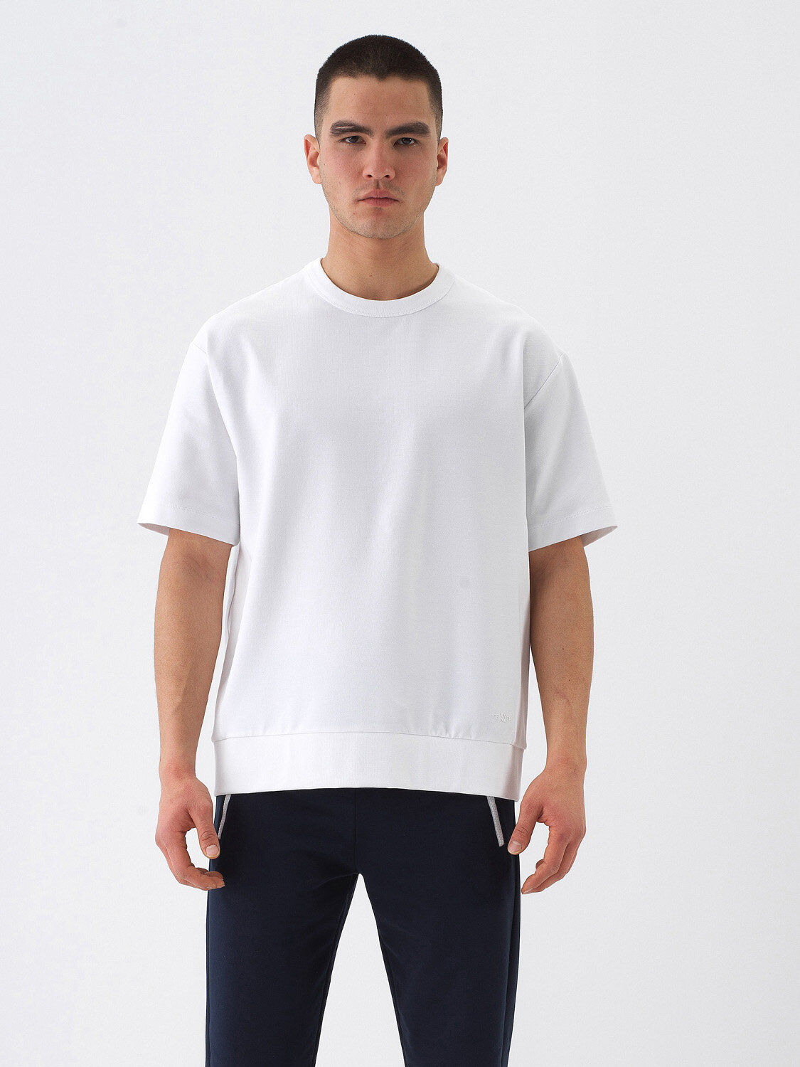 Beyaz Pamuk Dokulu Oversize Tişört