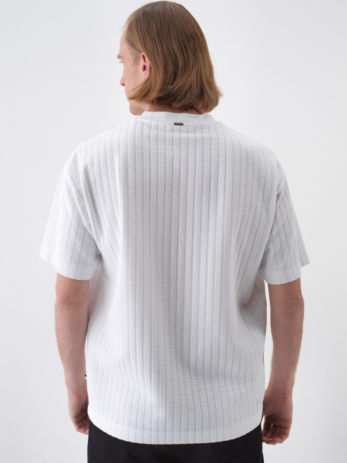 Beyaz Pamuk Dokulu Regular Fit Tişört - 4