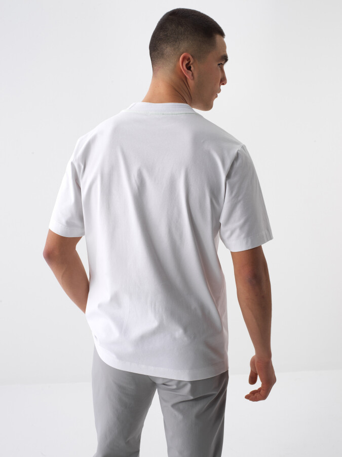 Beyaz Pamuk Dokulu Regular Fit Tişört - 4