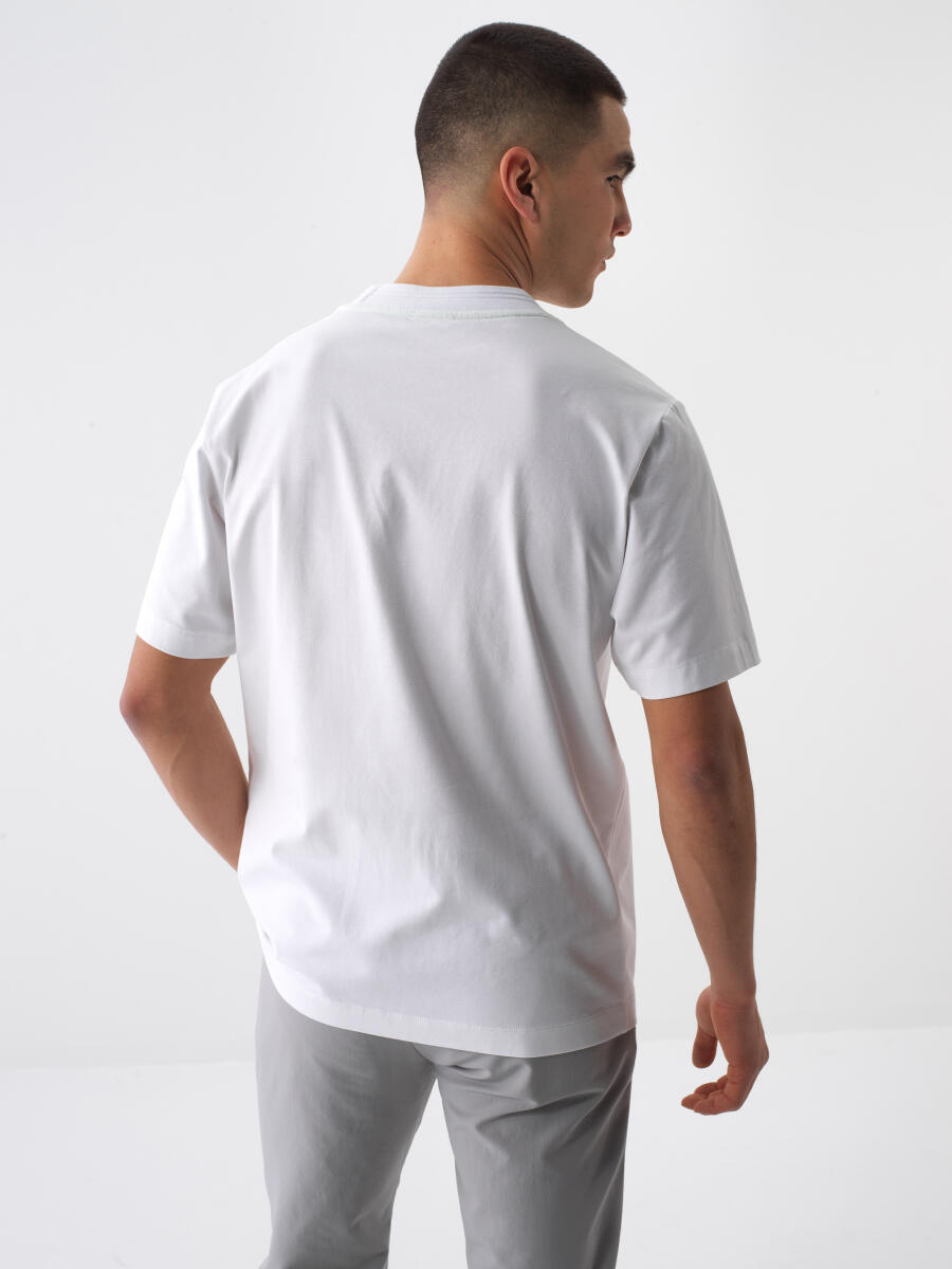 Beyaz Pamuk Dokulu Regular Fit Tişört - 4