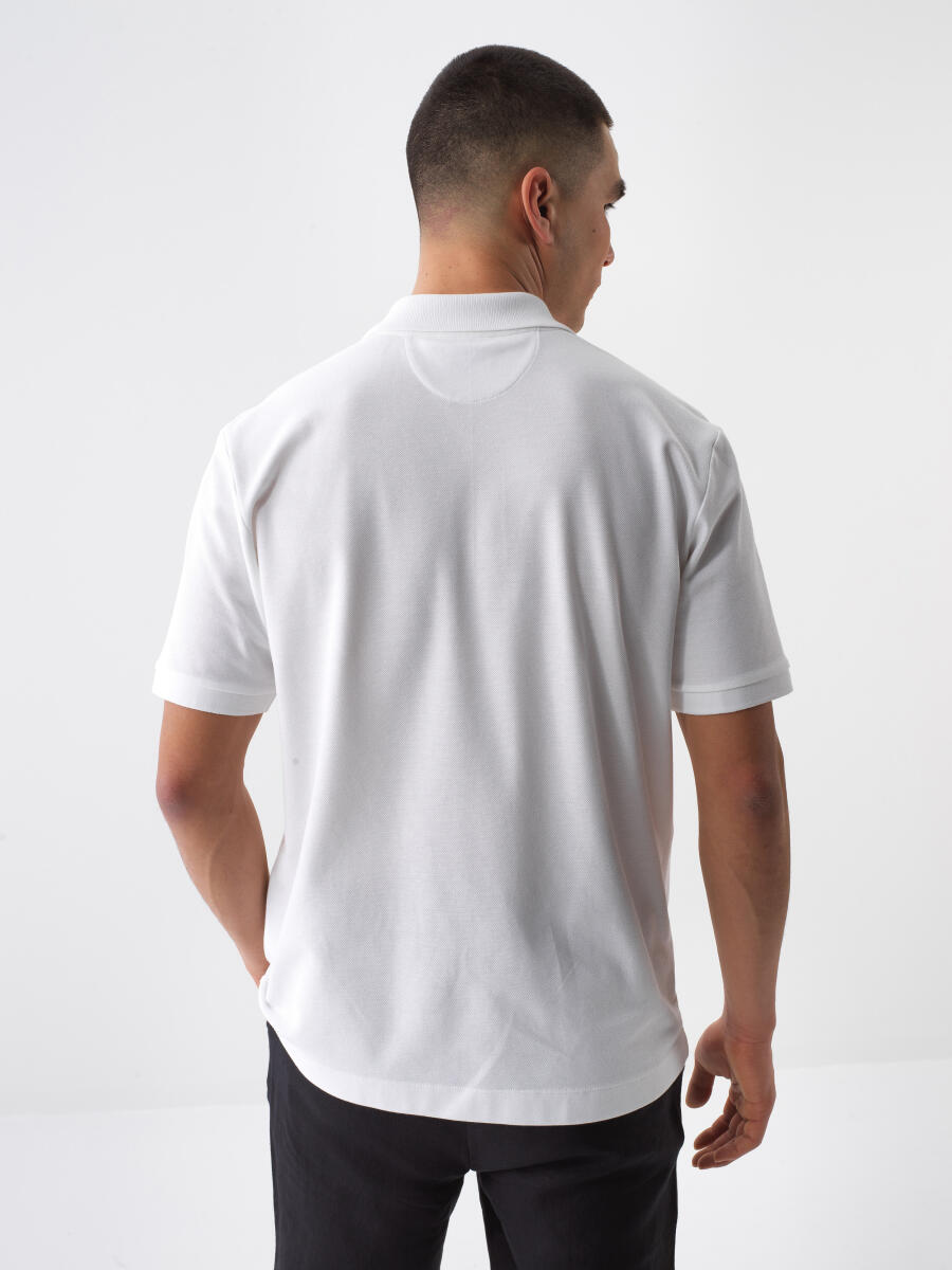 Beyaz Pamuk Dokulu Regular Fit Tişört - 4