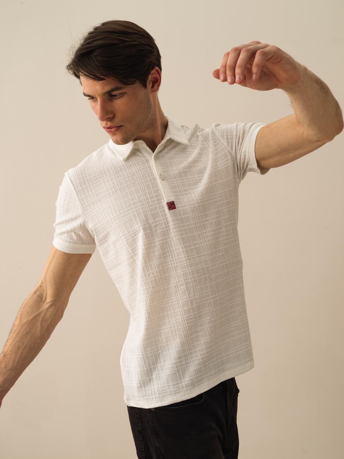 Kırık Beyaz Pamuk Dokulu Slim Fit Tişört