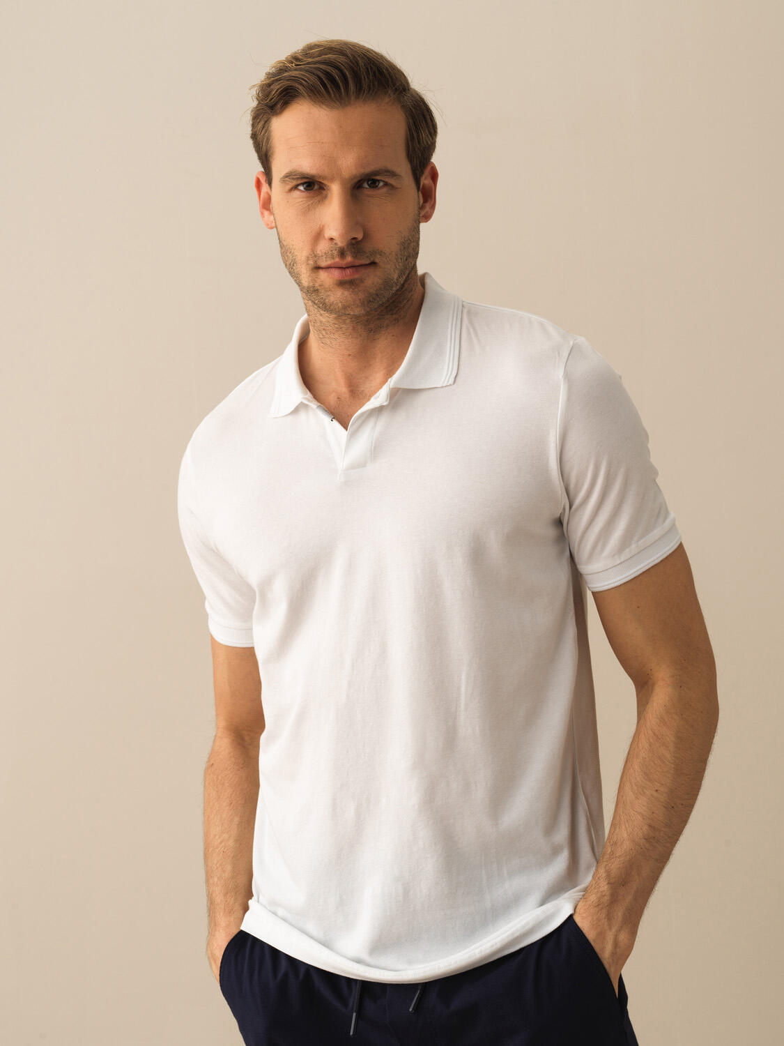 Kırık Beyaz Pamuk Dokulu Slim Fit Tişört