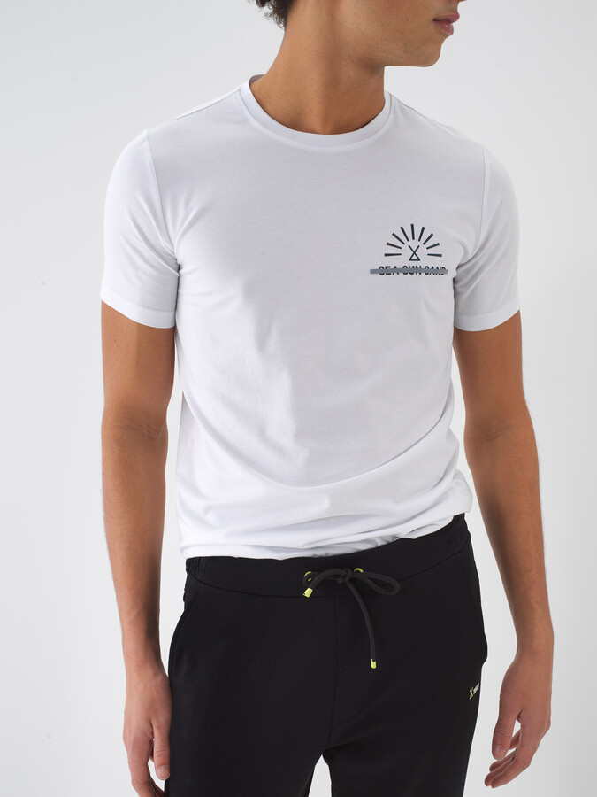 Beyaz Pamuk Dokulu Slim Fit Tişört