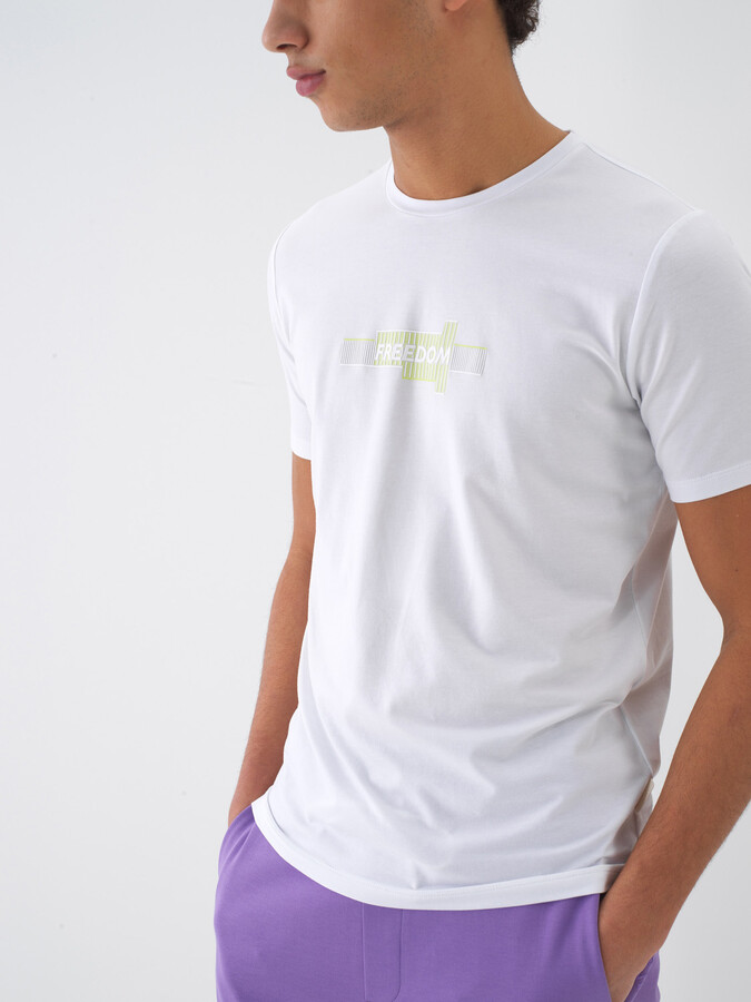 Beyaz Pamuk Dokulu Slim Fit Tişört