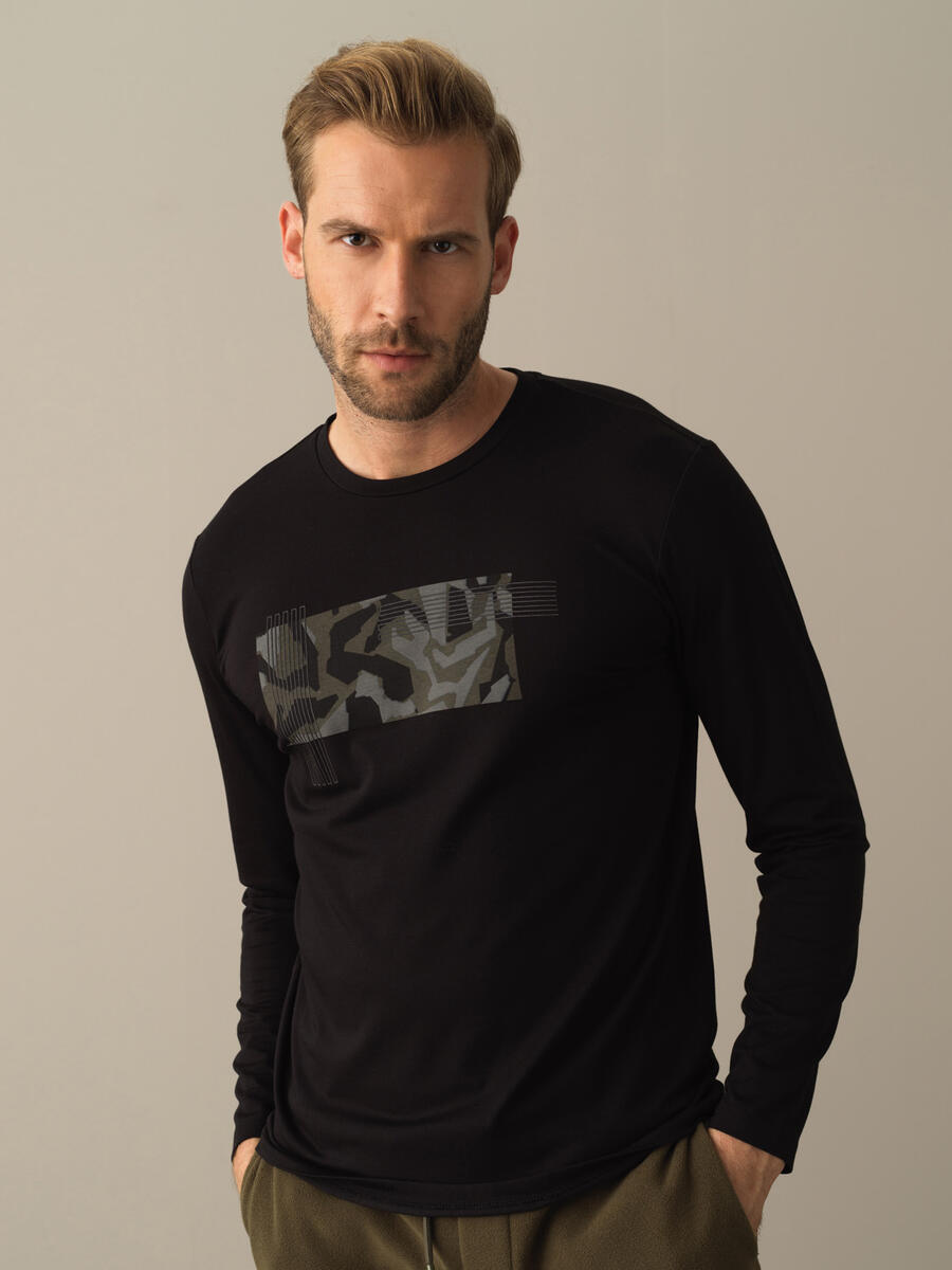 Siyah Modal Dokulu Slim Fit Baskılı Tişört