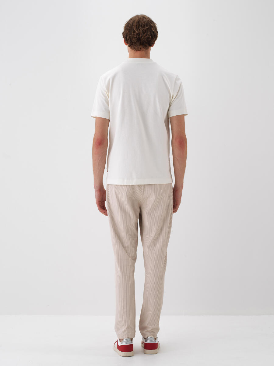 Ekru Pamuk Dokulu Regular Fit Tişört - 4