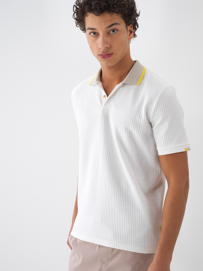 Ekru Pamuk Dokulu Regular Fit Tişört