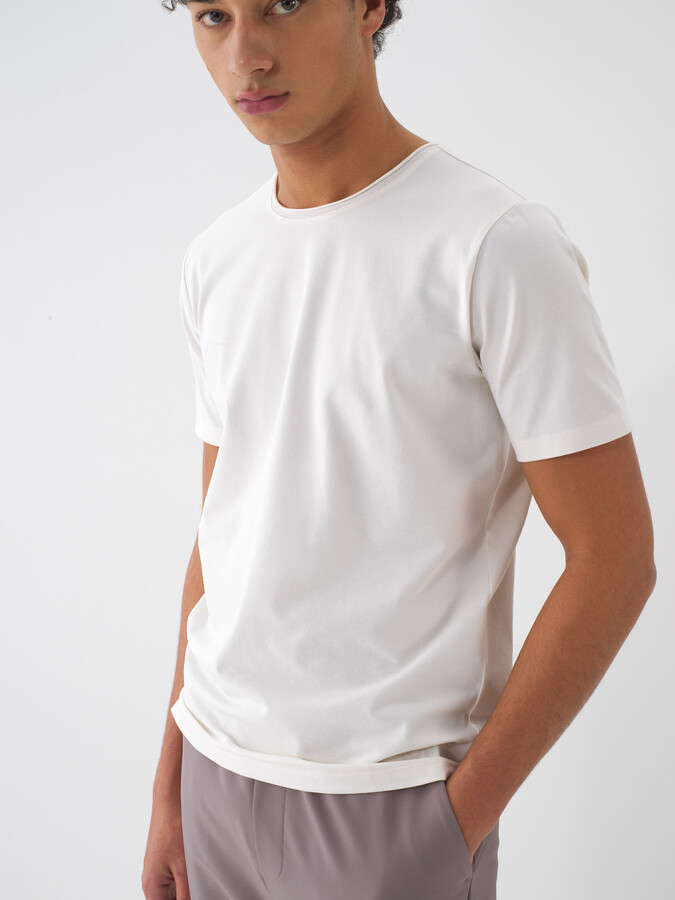 Ekru Pamuk Dokulu Slim Fit Tişört